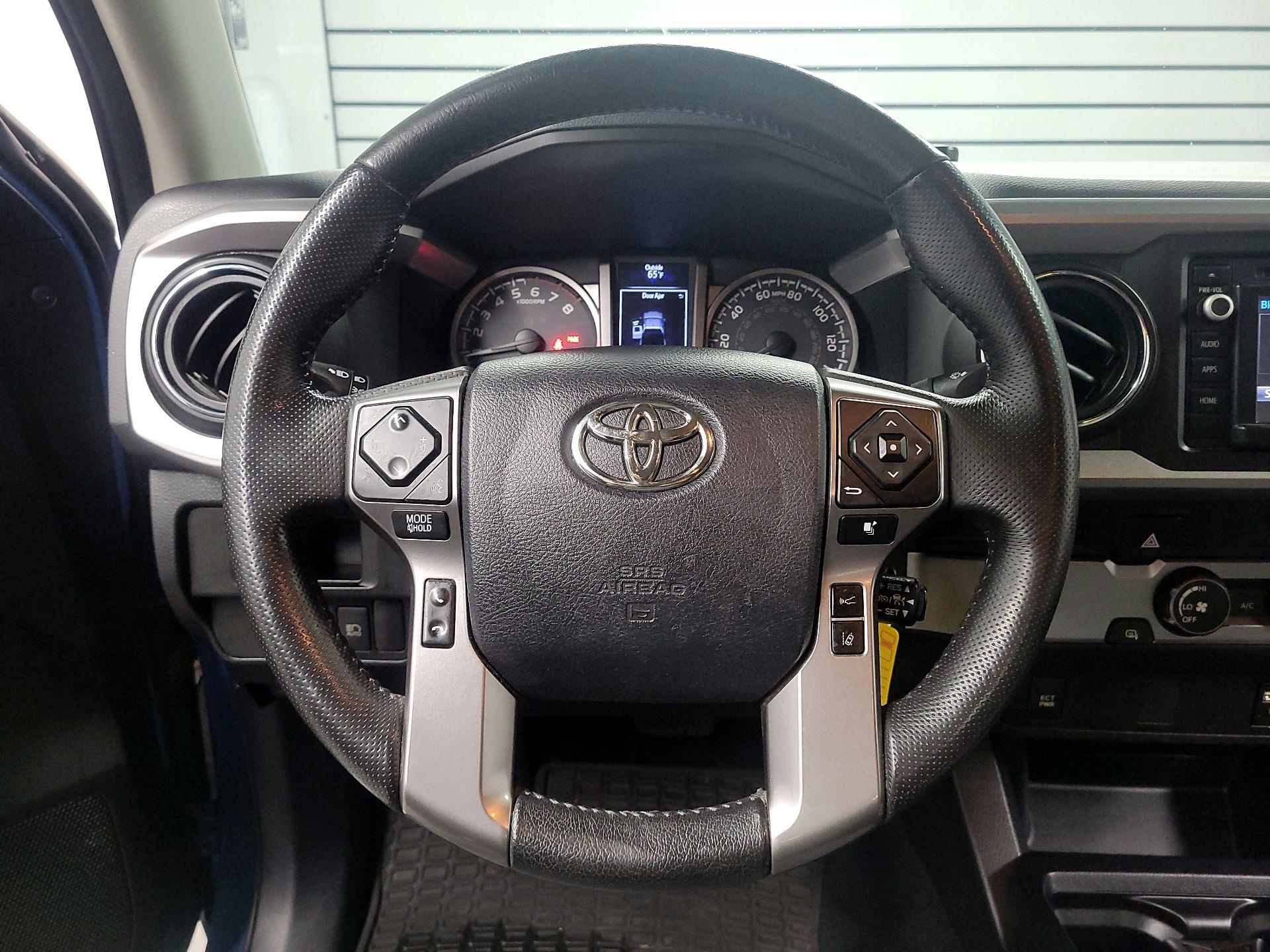 Thumbnail: 2019 Toyota Tacoma - 10