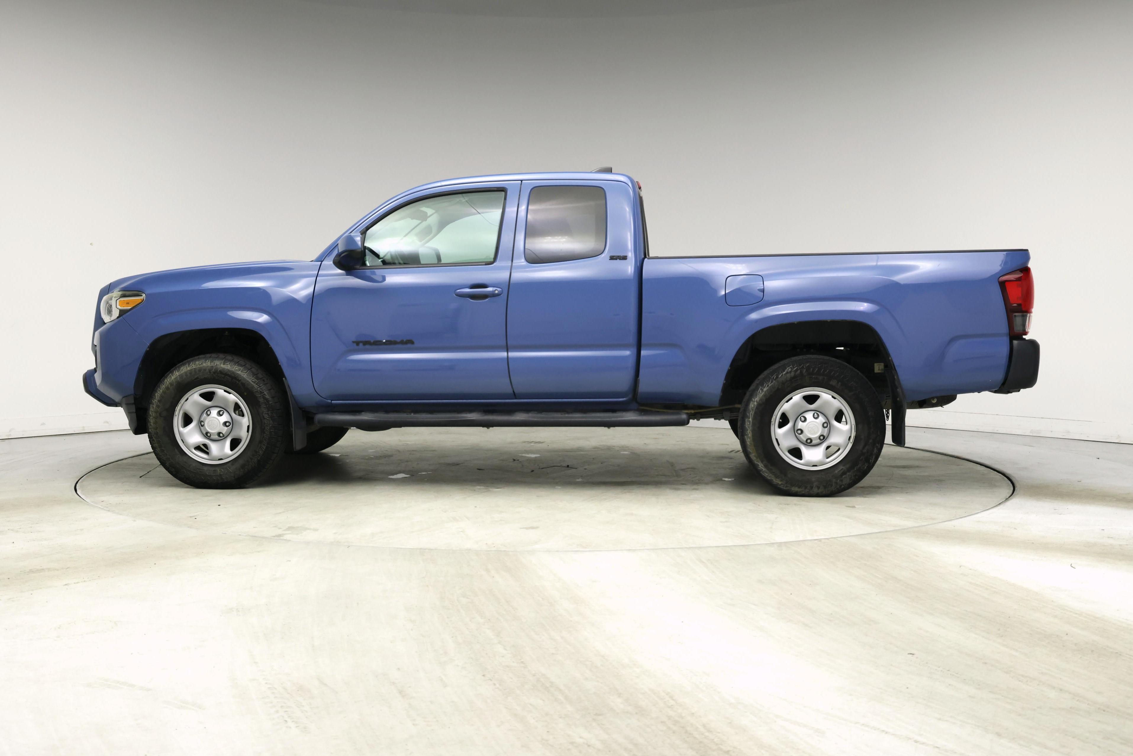 Thumbnail: 2019 Toyota Tacoma - 3