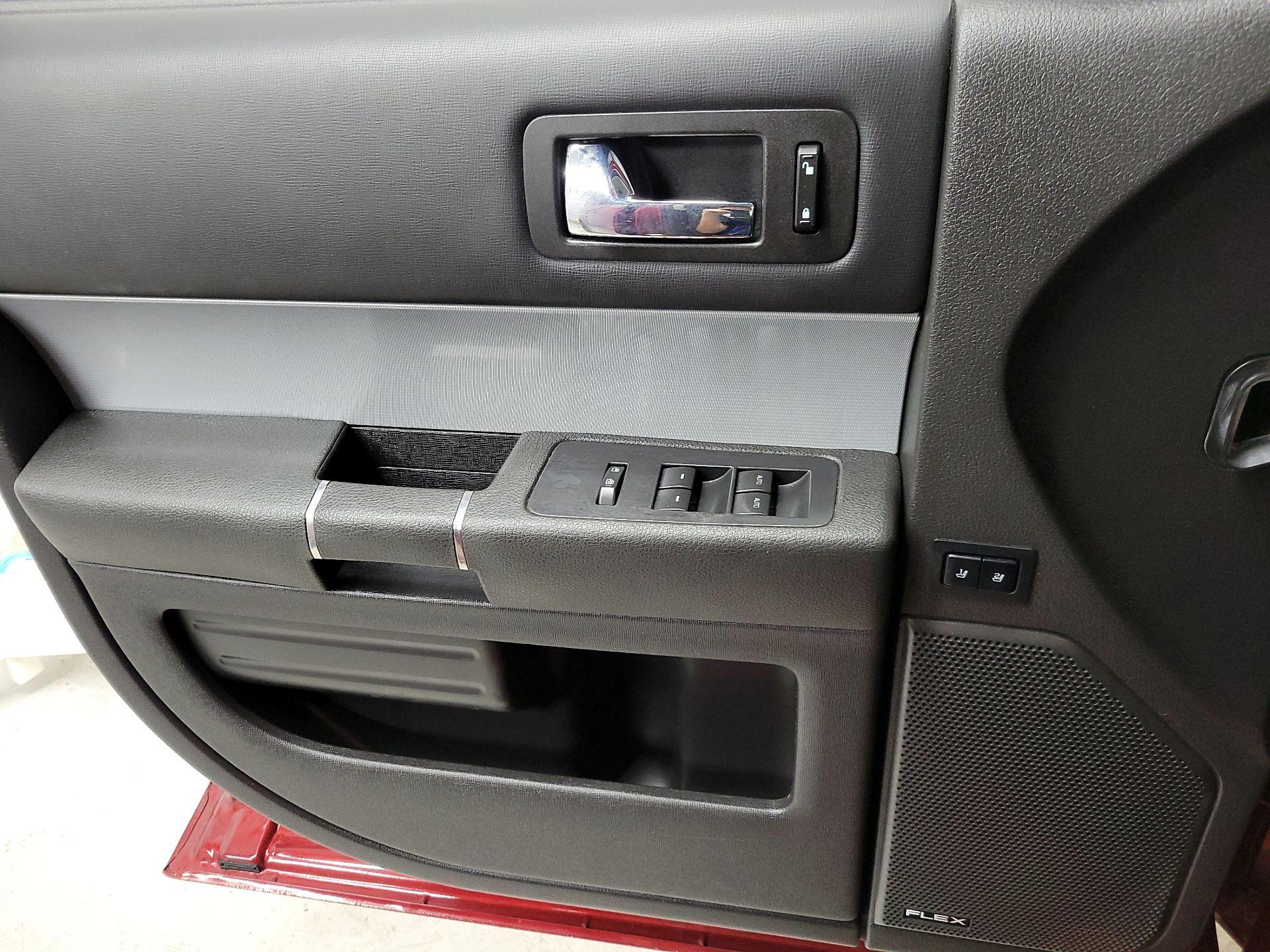 Thumbnail: 2015 Ford Flex - 12