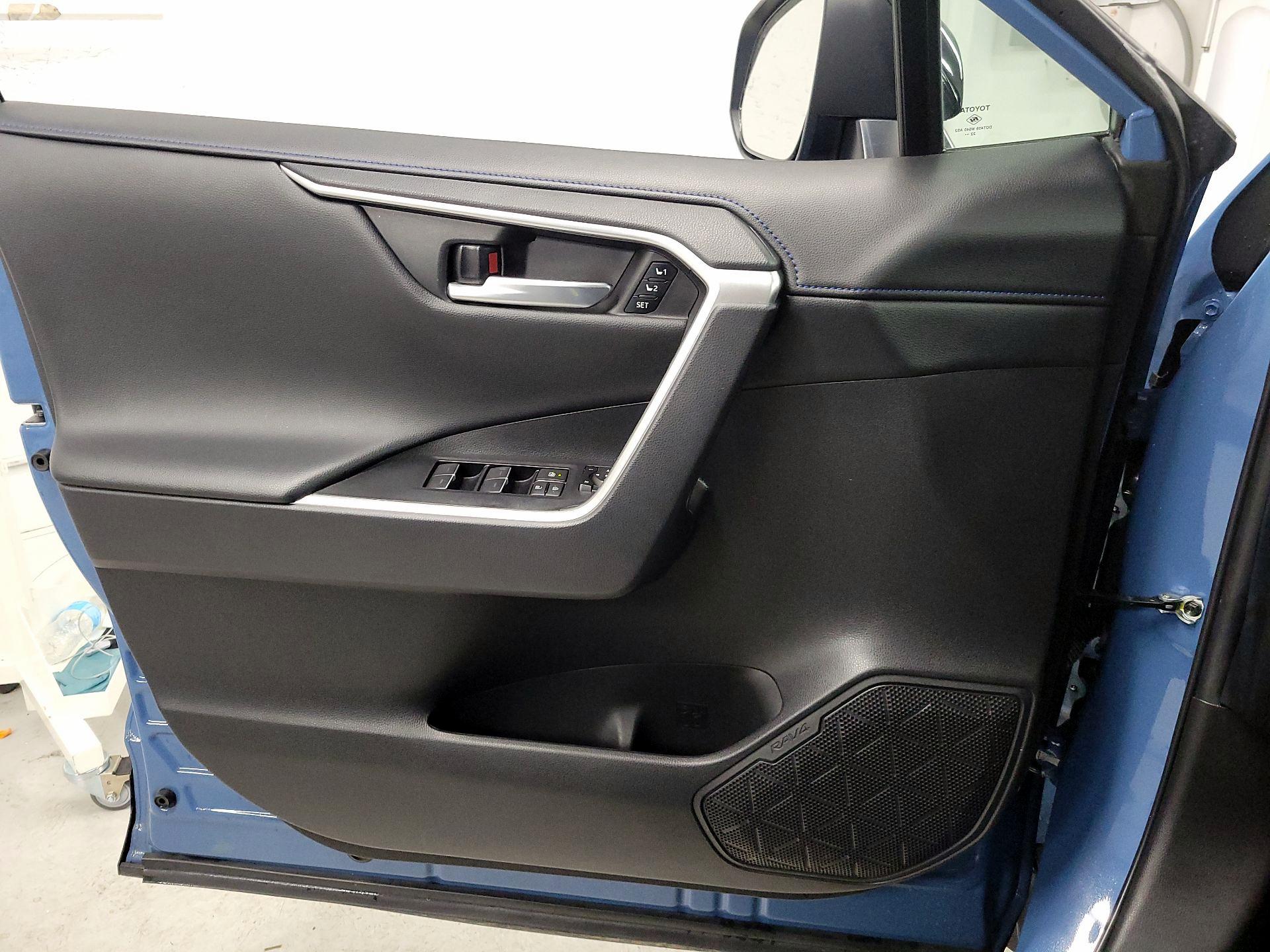 Thumbnail: 2023 Toyota RAV4 - 12