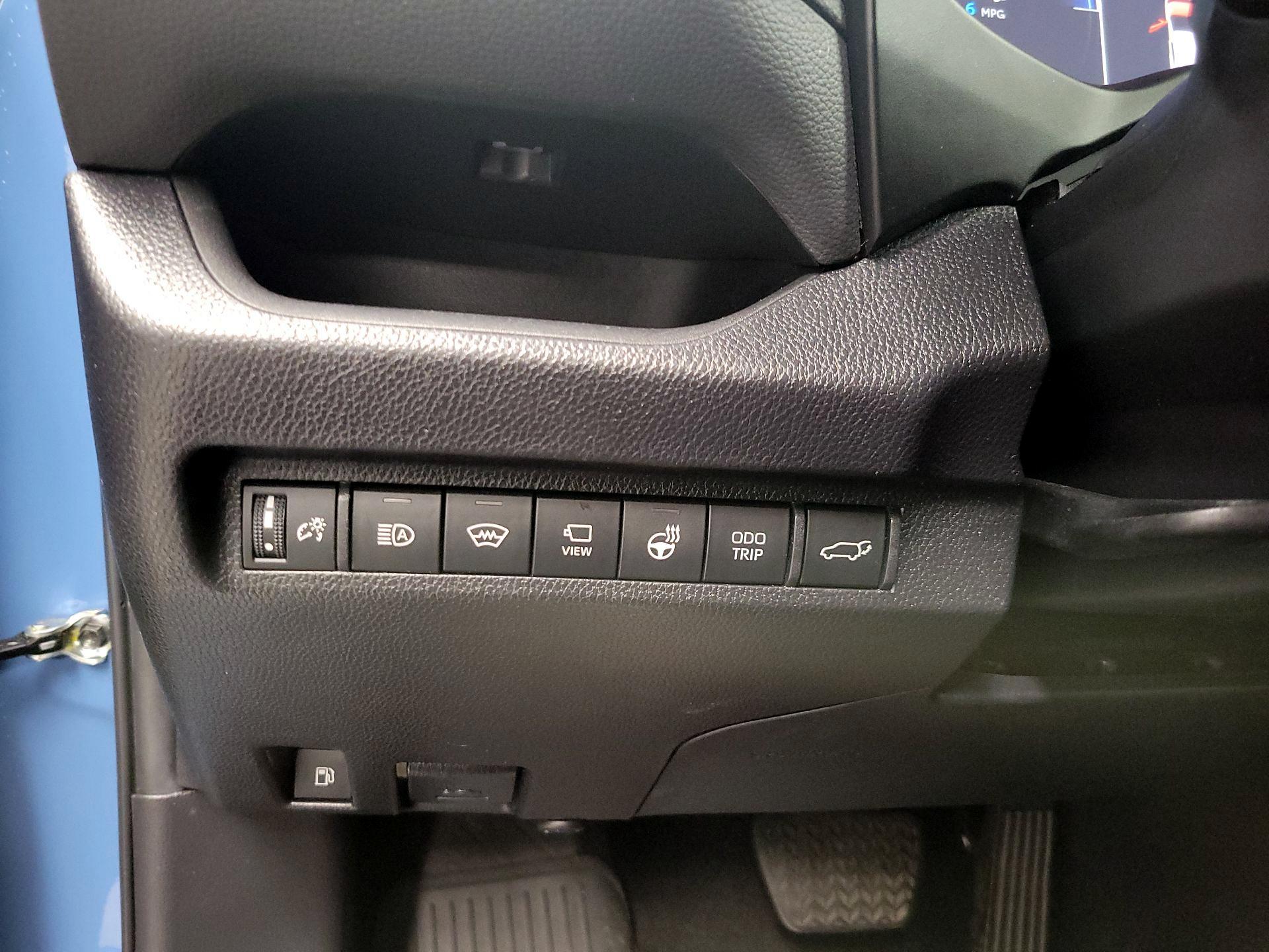 Thumbnail: 2023 Toyota RAV4 - 13
