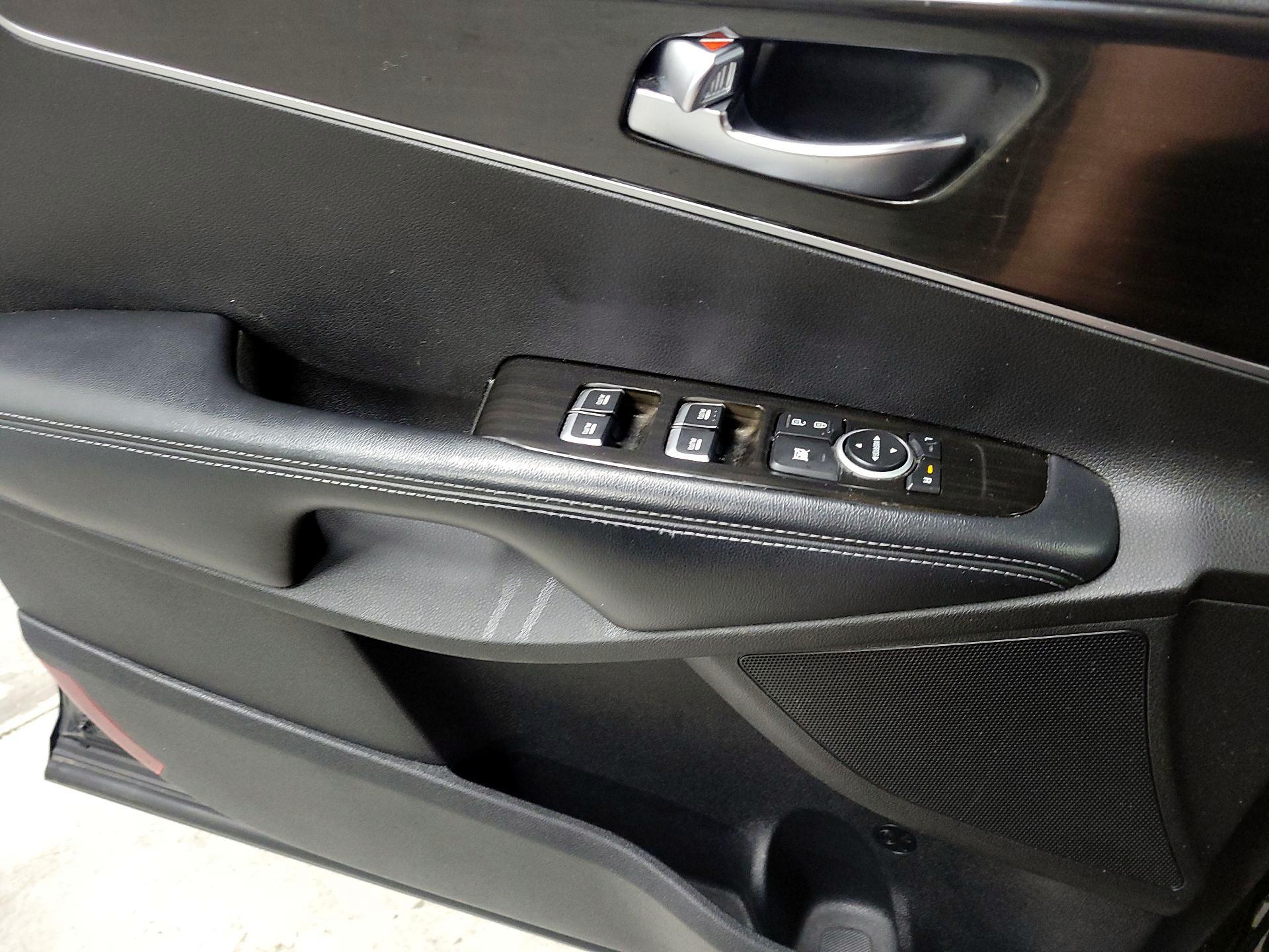 Thumbnail: 2019 Kia Sorento - 12