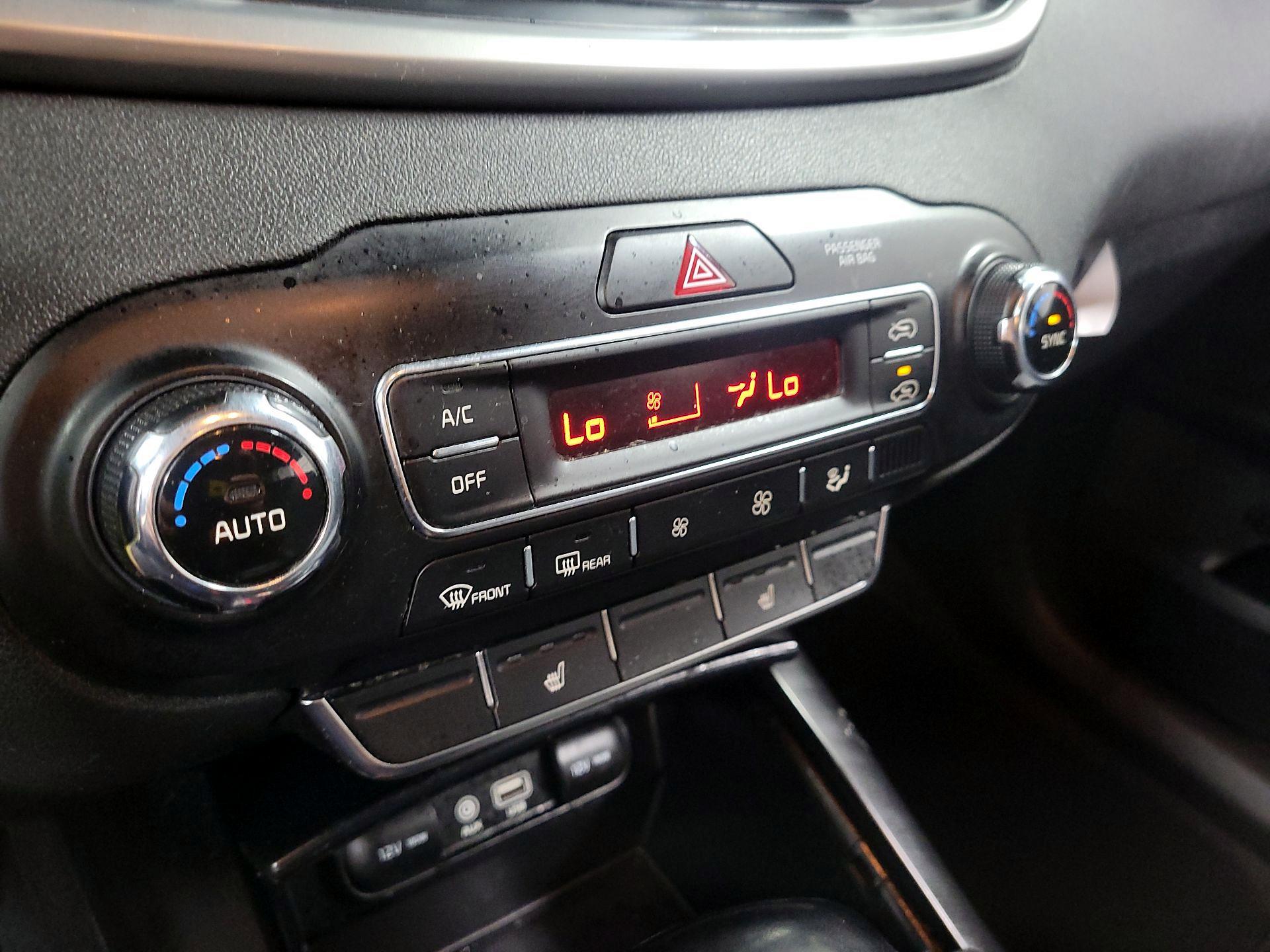 Thumbnail: 2019 Kia Sorento - 14