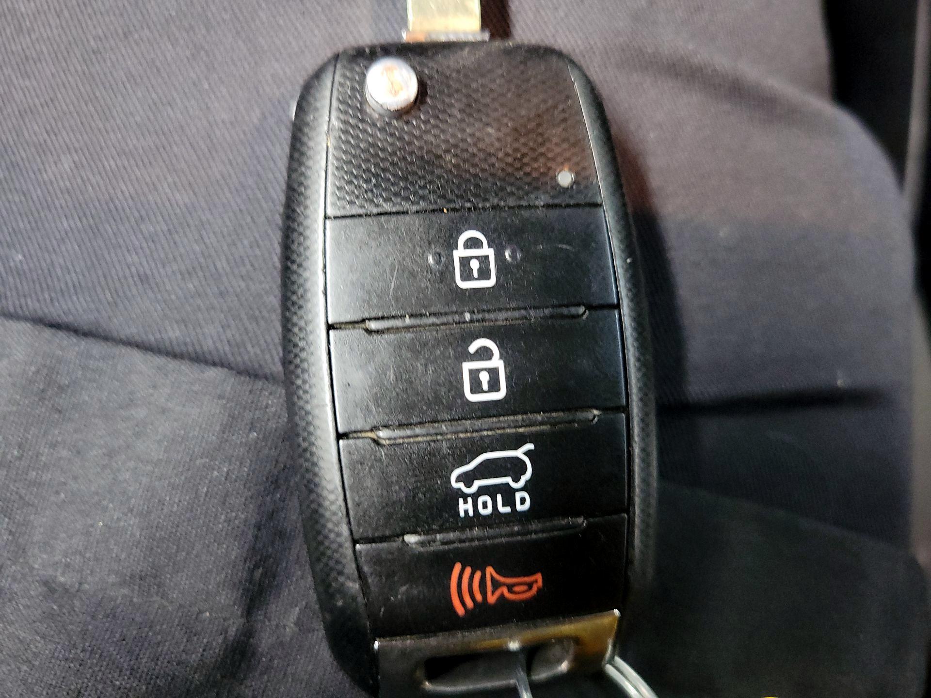 Thumbnail: 2019 Kia Sorento - 19