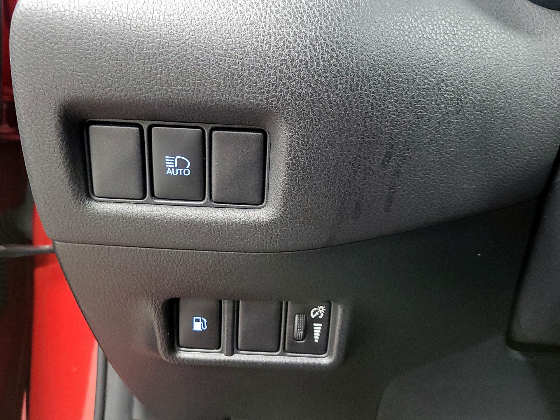 Thumbnail: 2020 Toyota C-HR - 13