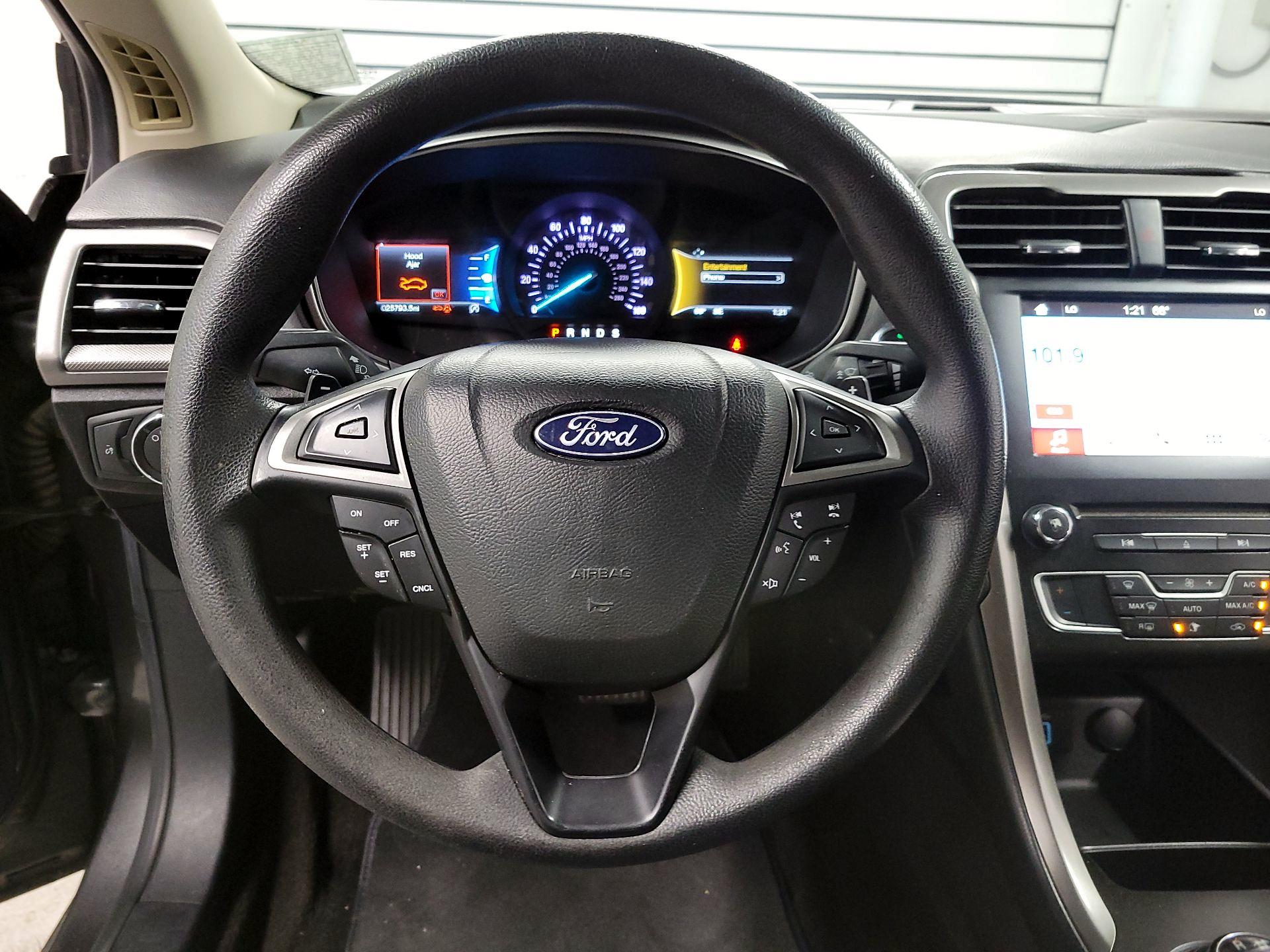 Thumbnail: 2018 Ford Fusion - 10