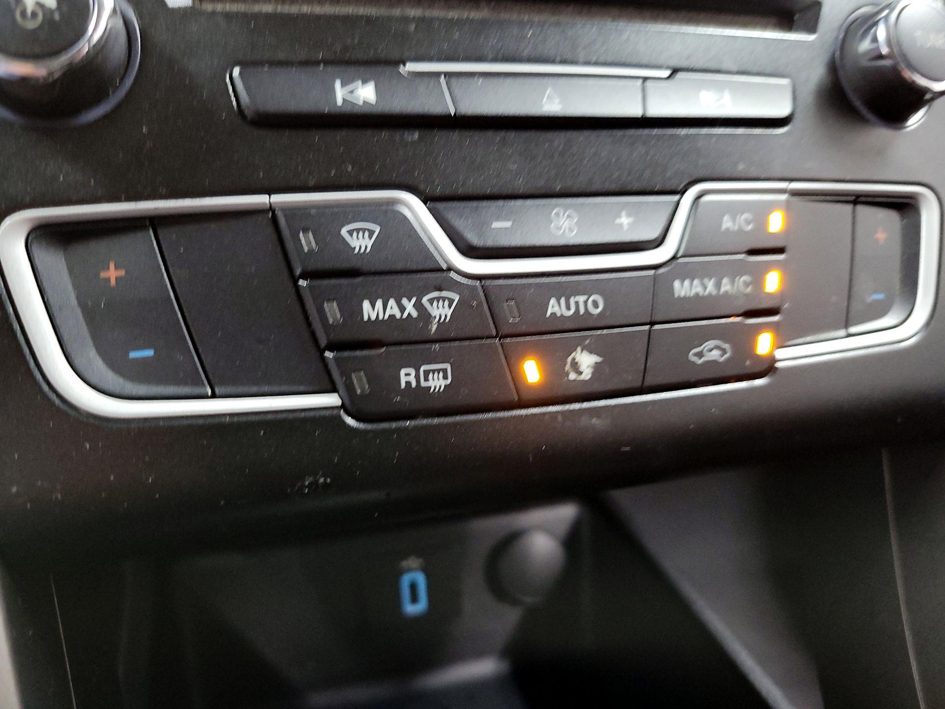 Thumbnail: 2018 Ford Fusion - 16