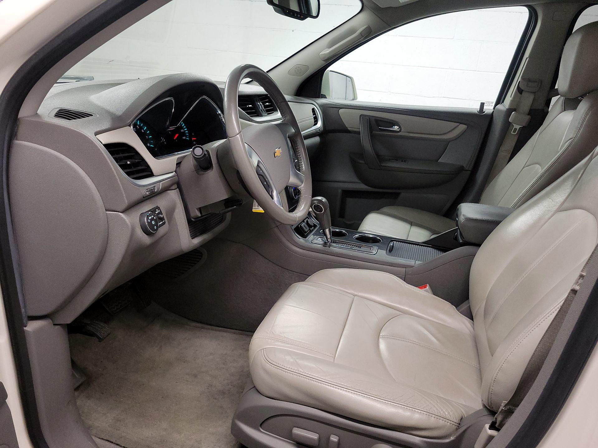 Thumbnail: 2015 Chevrolet Traverse - 11