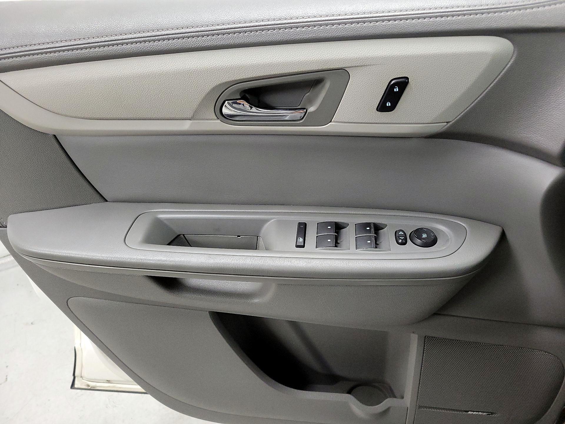 Thumbnail: 2015 Chevrolet Traverse - 12