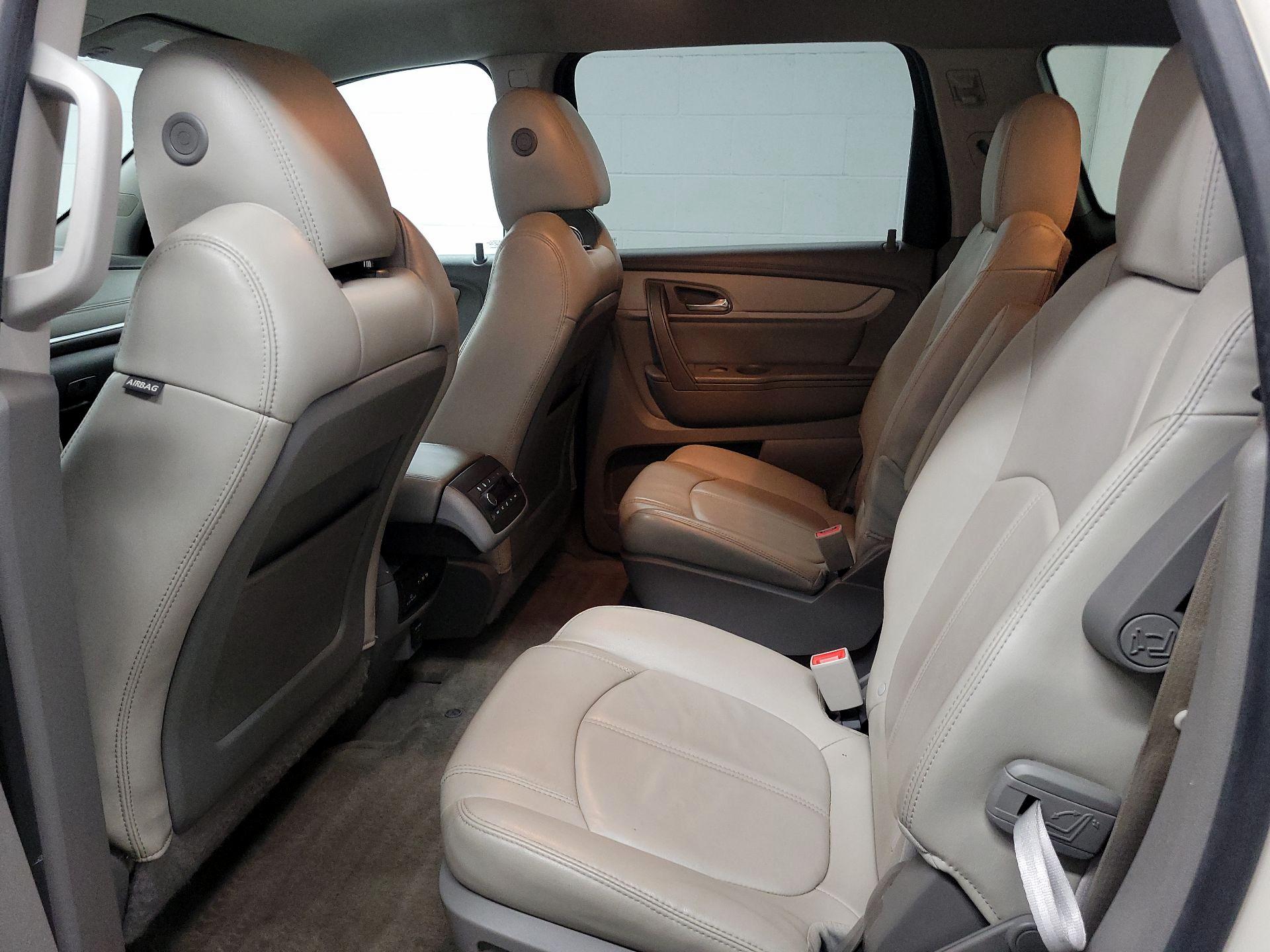 Thumbnail: 2015 Chevrolet Traverse - 18