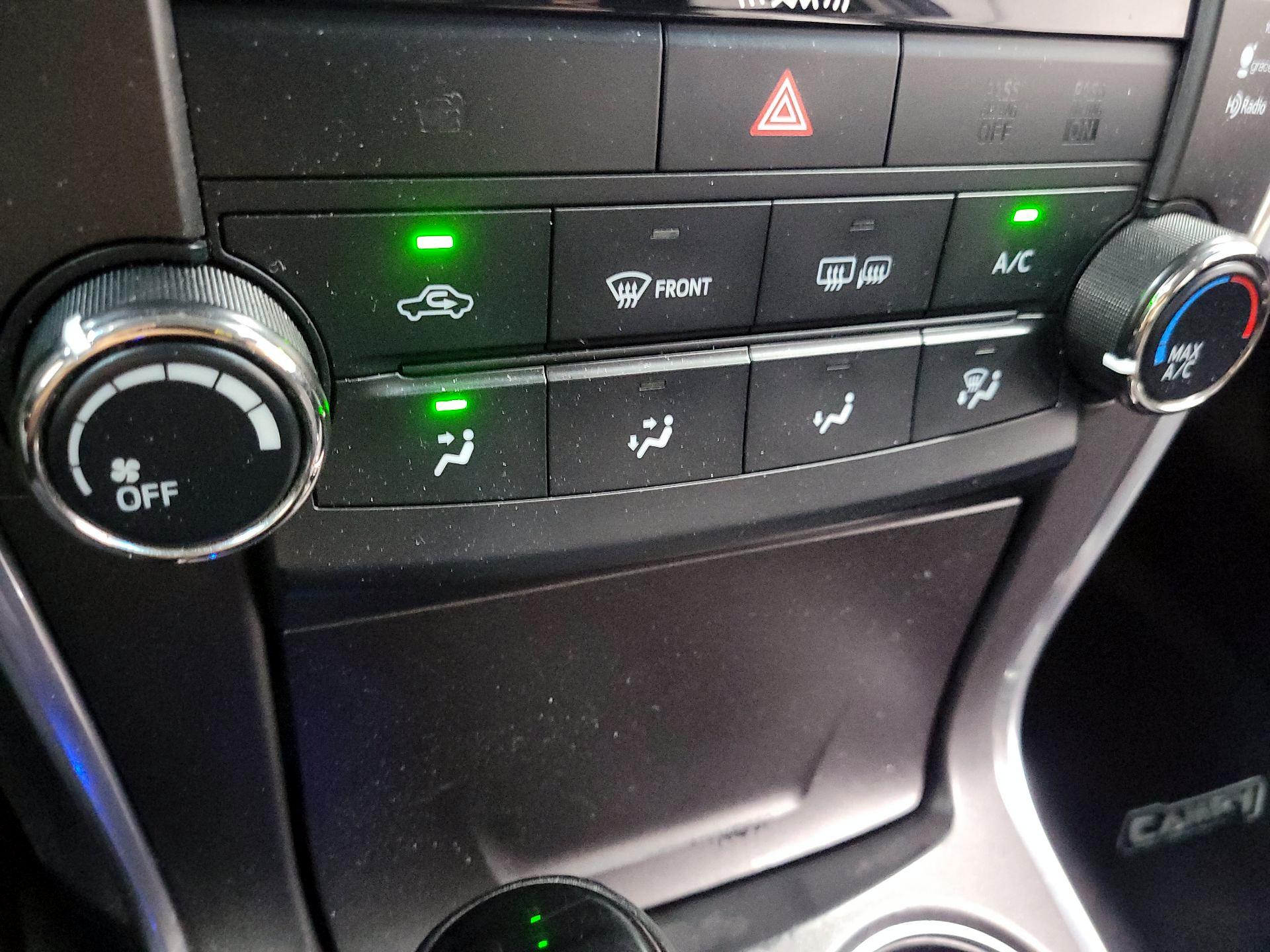 Thumbnail: 2017 Toyota Camry - 15