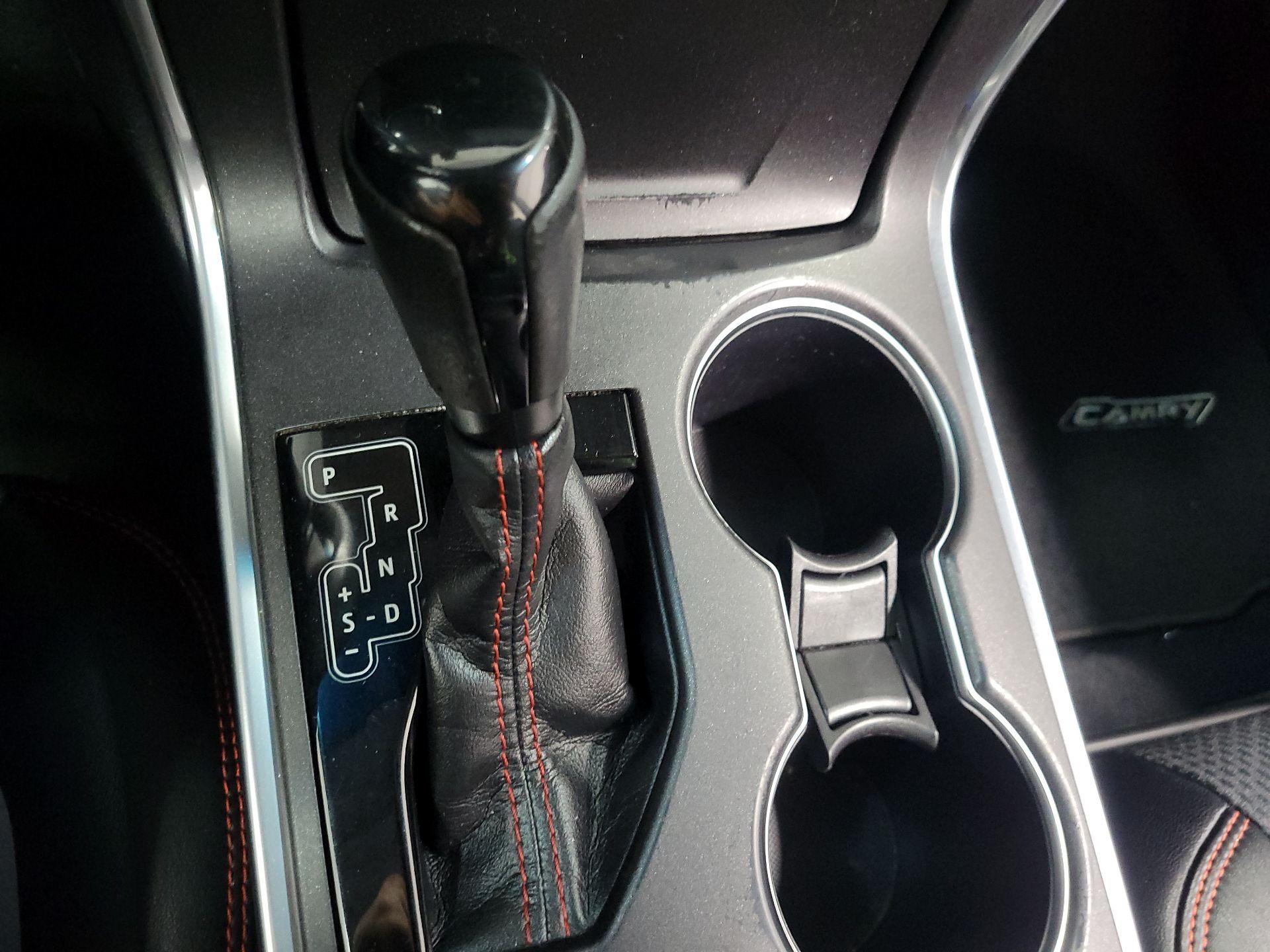 Thumbnail: 2017 Toyota Camry - 16