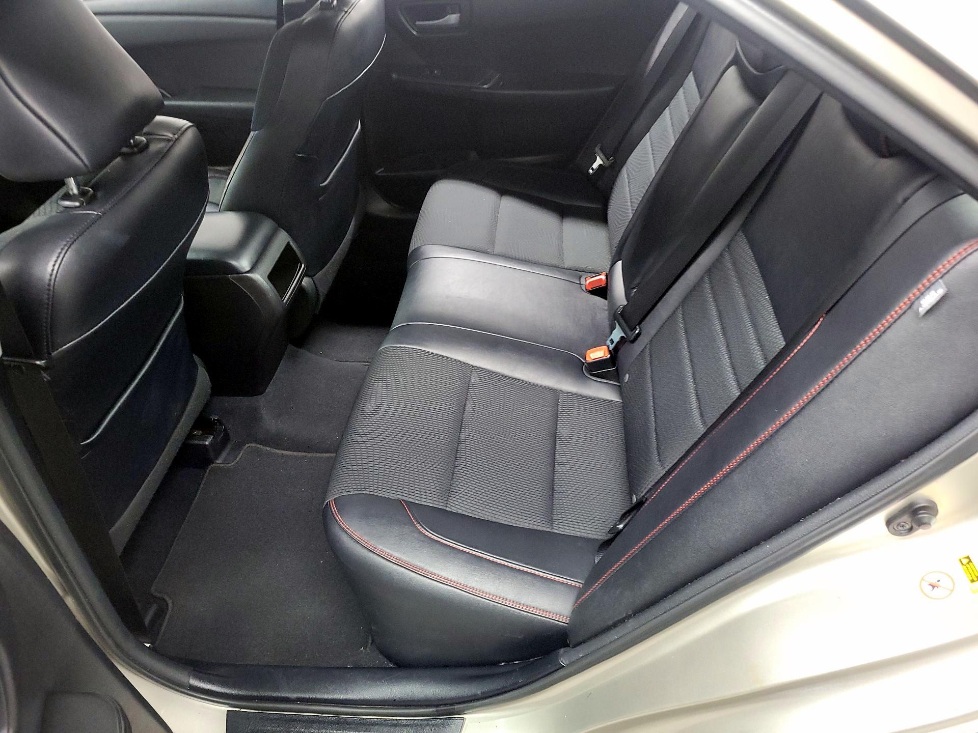 Thumbnail: 2017 Toyota Camry - 17