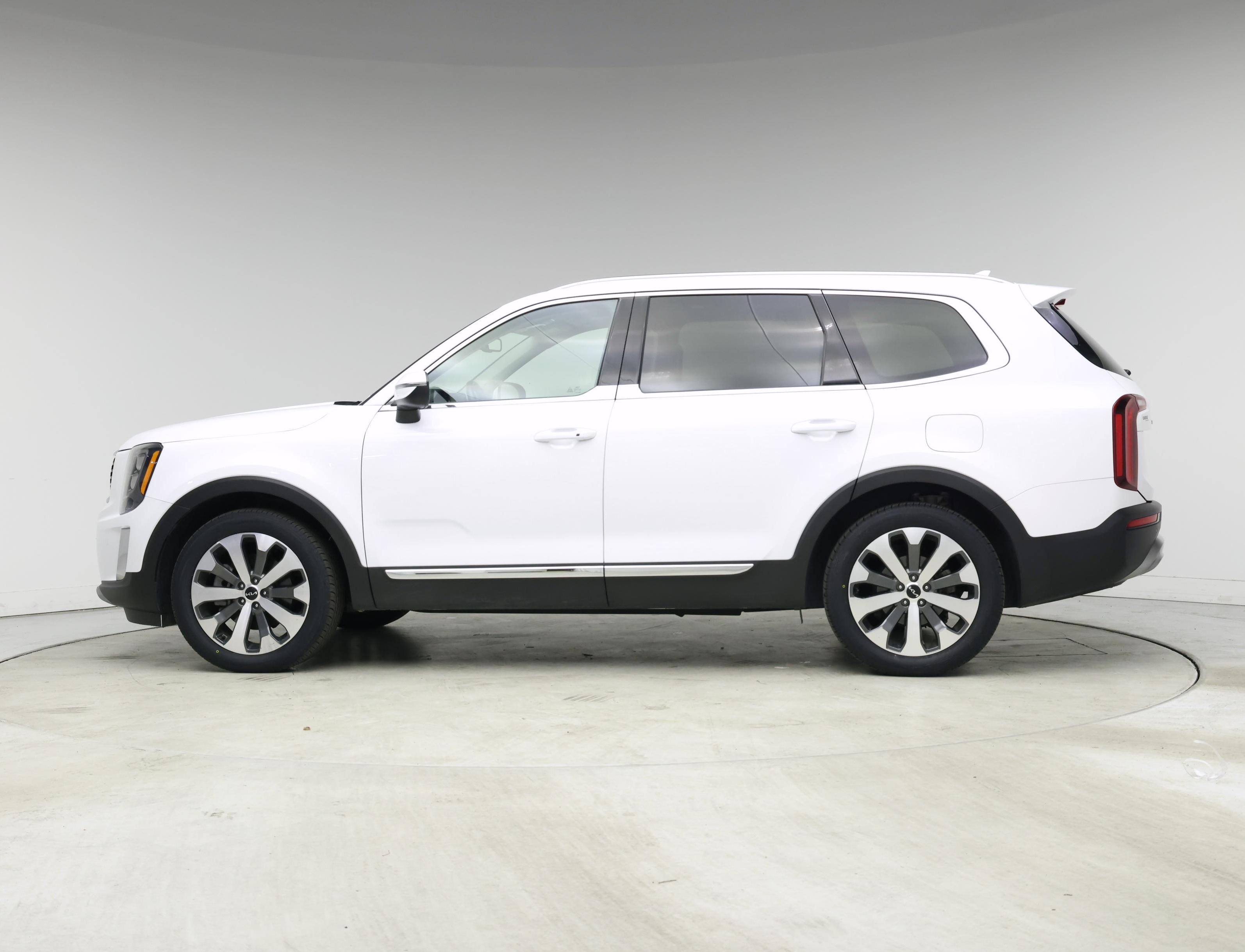 Thumbnail: 2022 Kia Telluride - 3