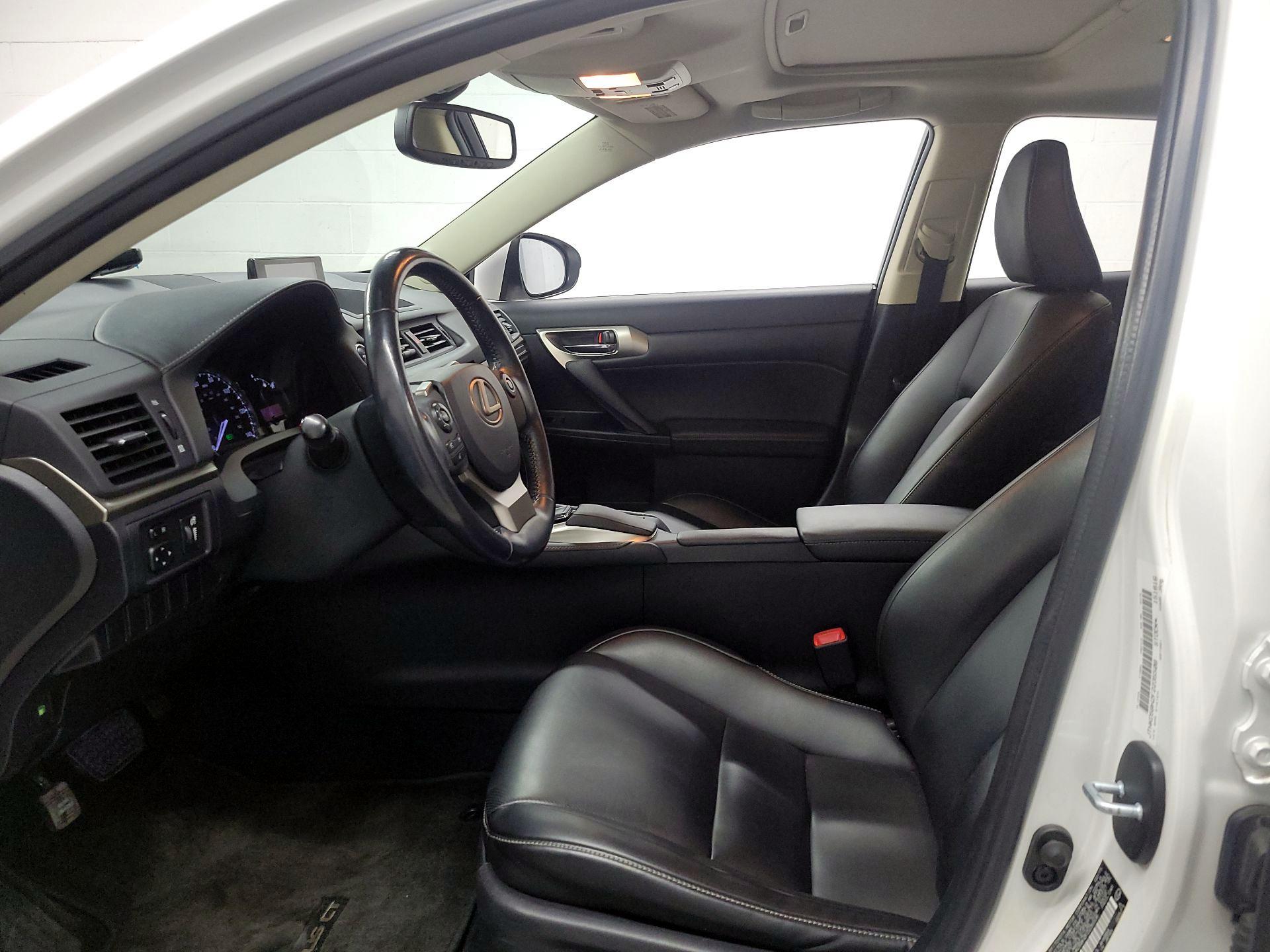 Thumbnail: 2015 Lexus CT - 11