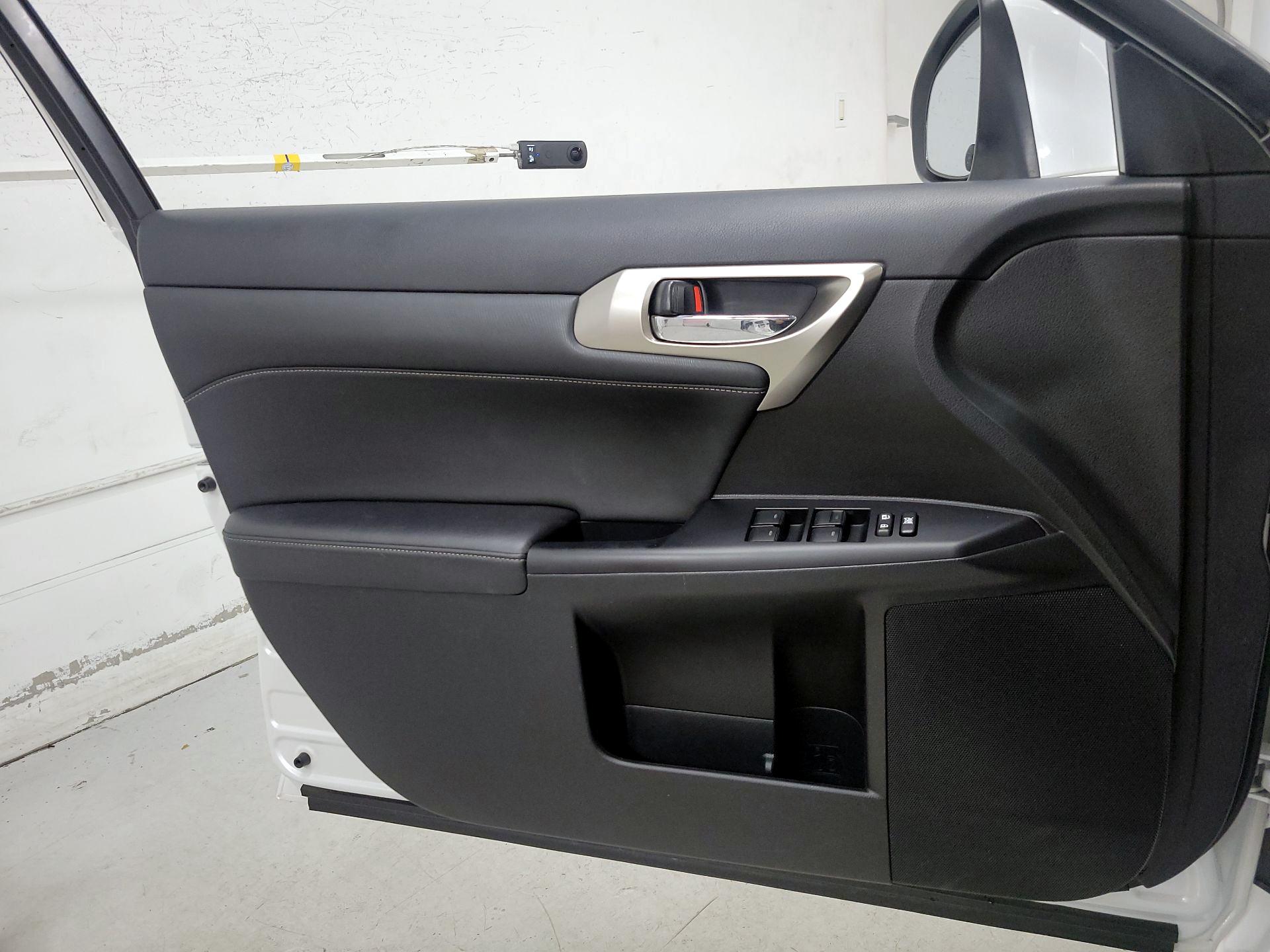 Thumbnail: 2015 Lexus CT - 12