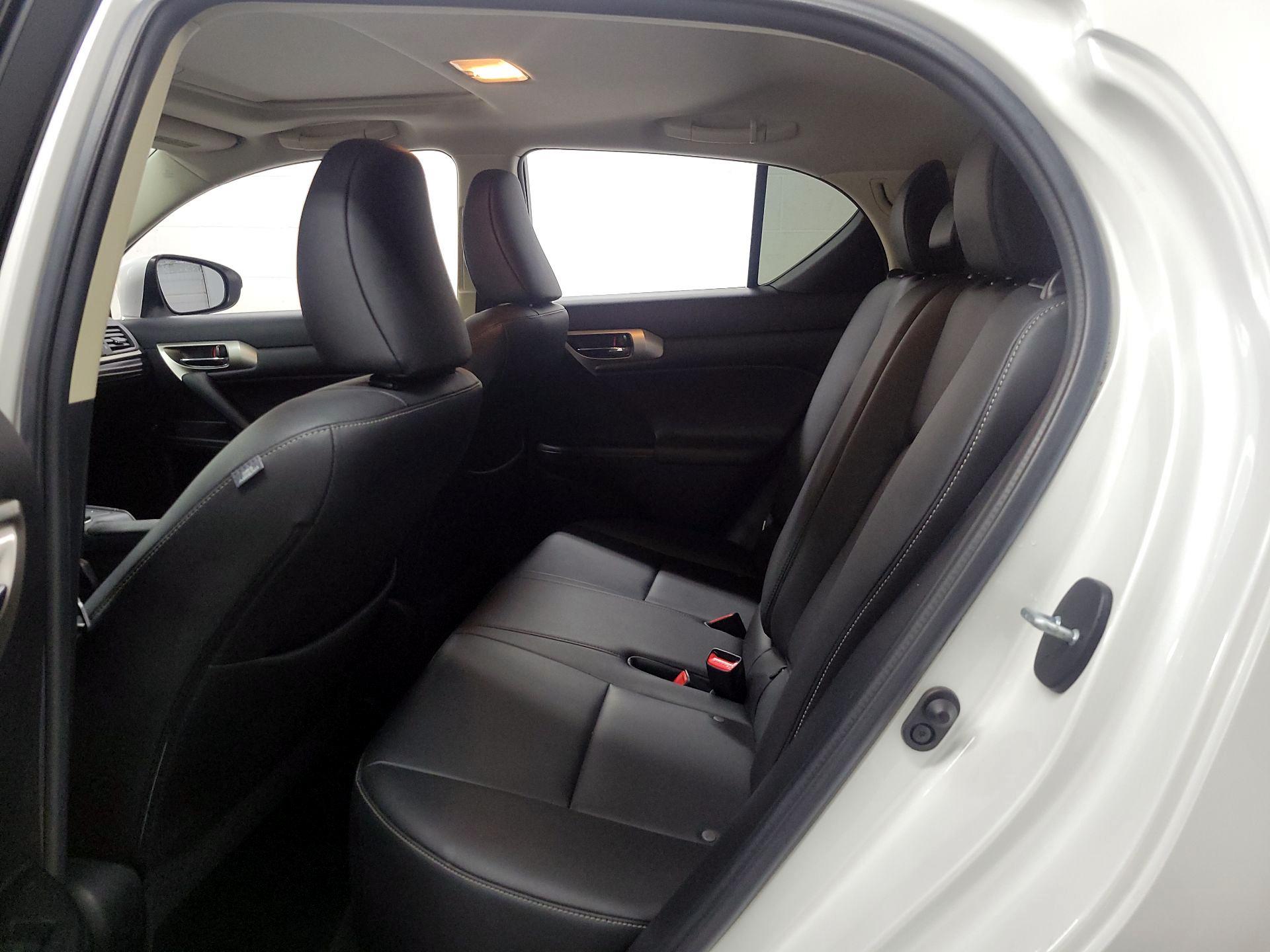 Thumbnail: 2015 Lexus CT - 17