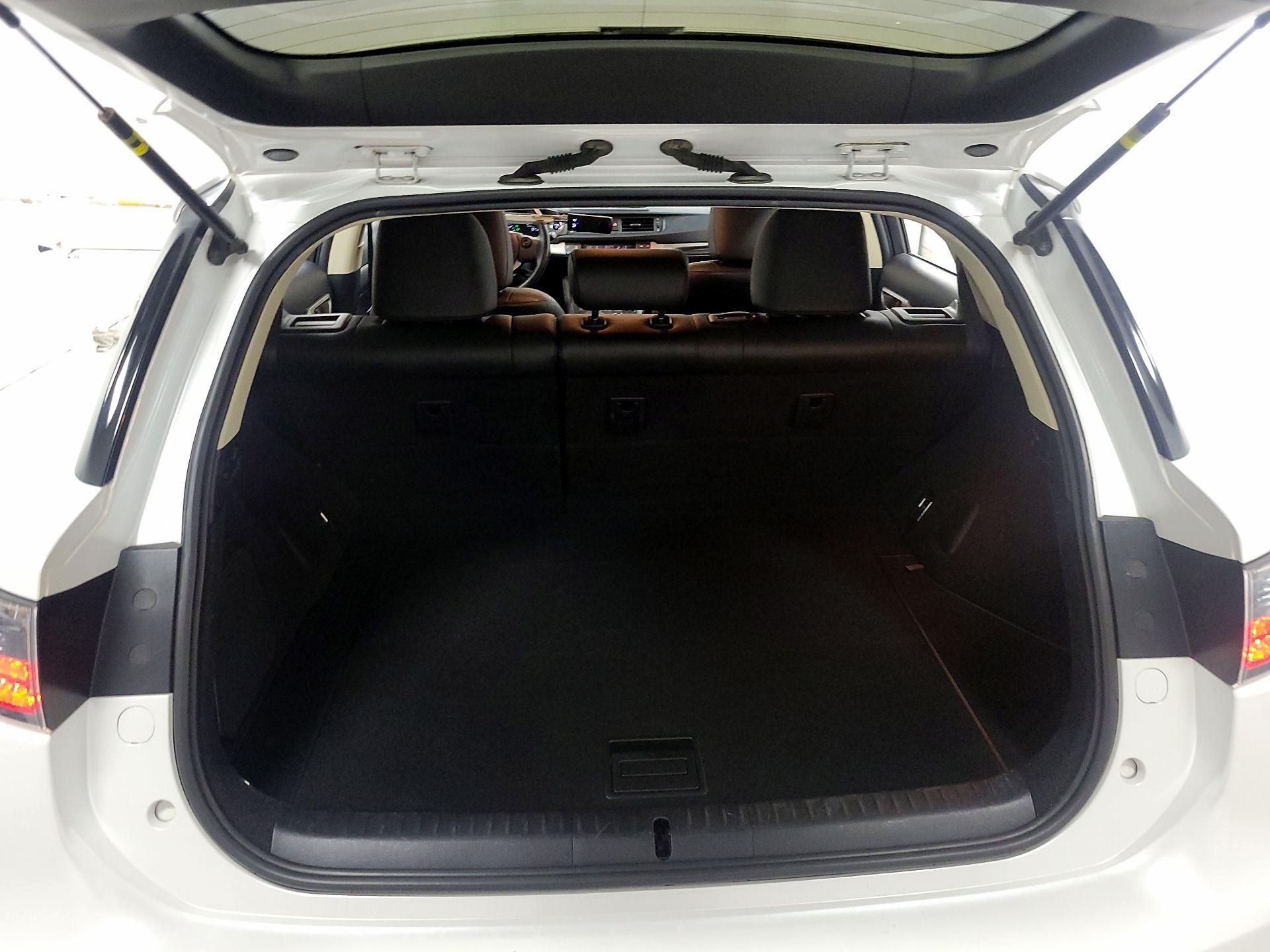 Thumbnail: 2015 Lexus CT - 18