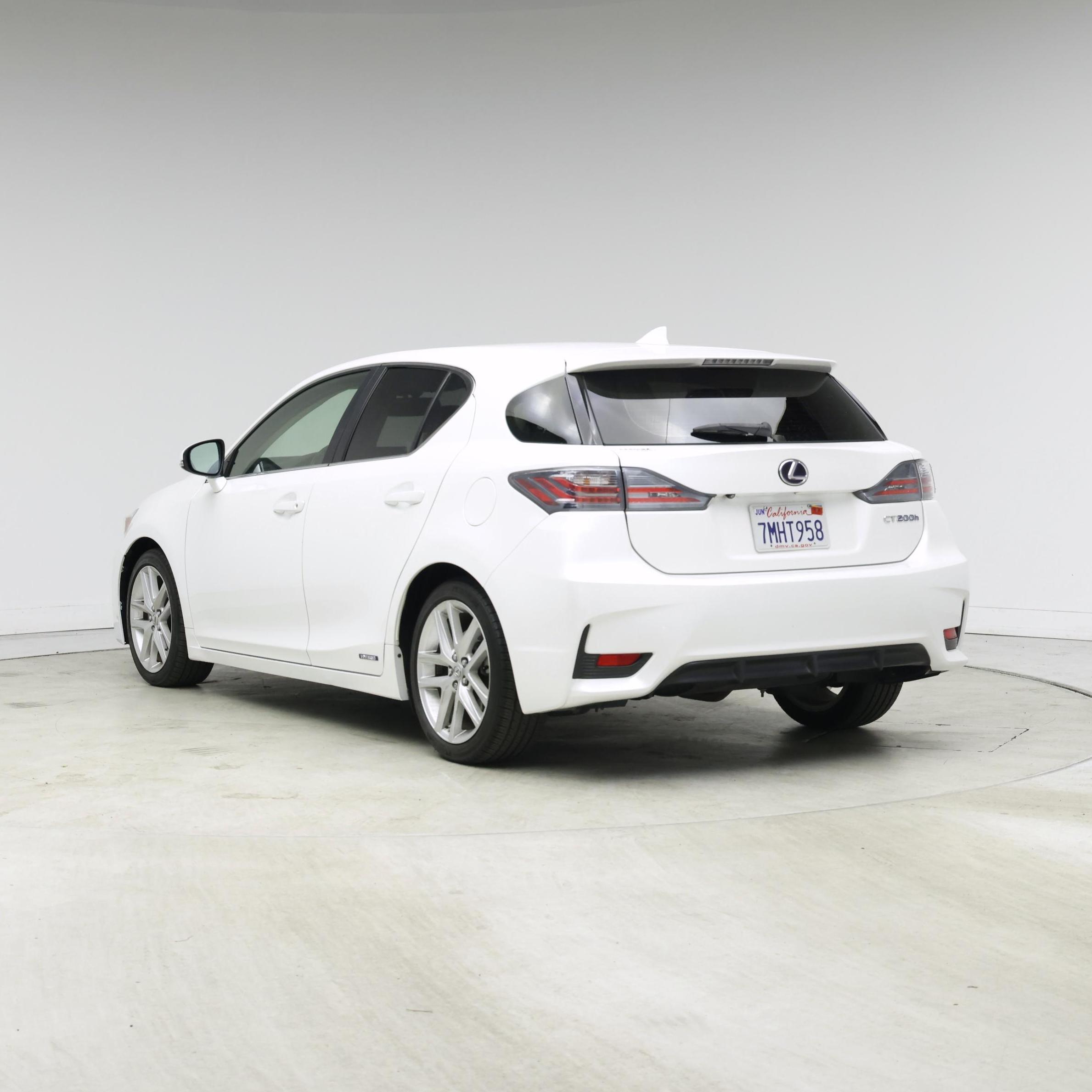 Thumbnail: 2015 Lexus CT - 2