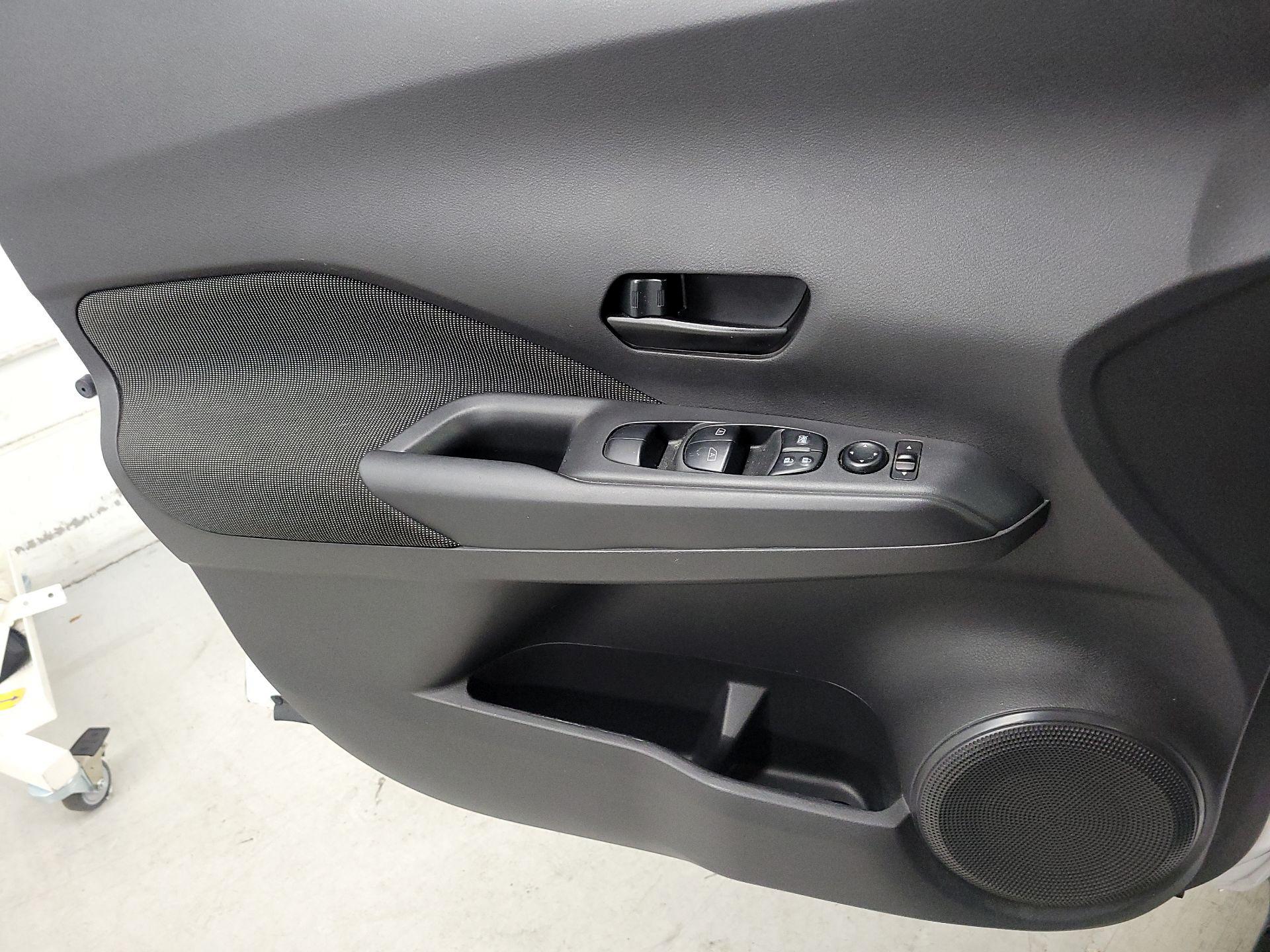 Thumbnail: 2020 Nissan Kicks - 12