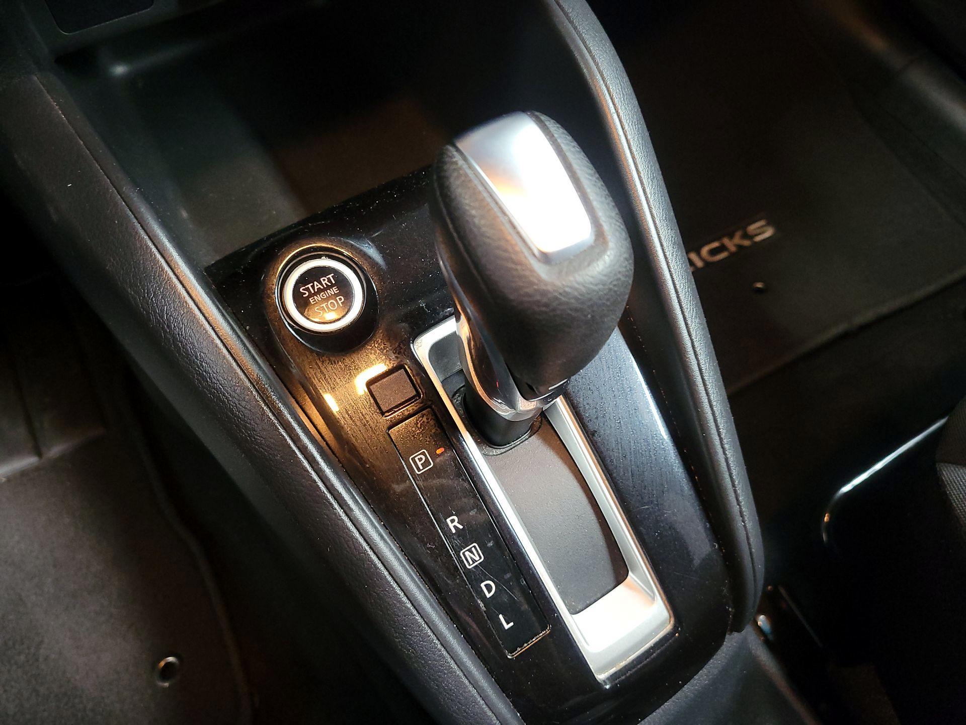 Thumbnail: 2020 Nissan Kicks - 16