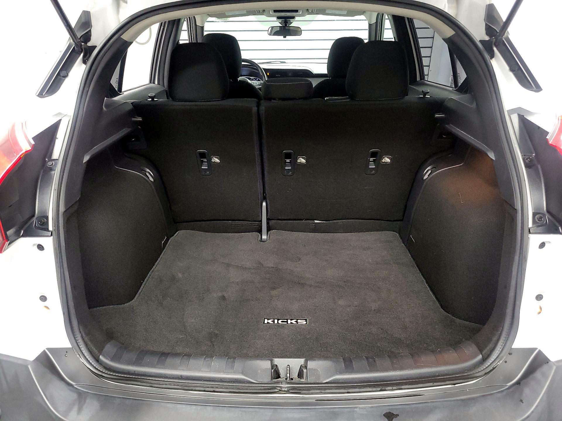 Thumbnail: 2020 Nissan Kicks - 18