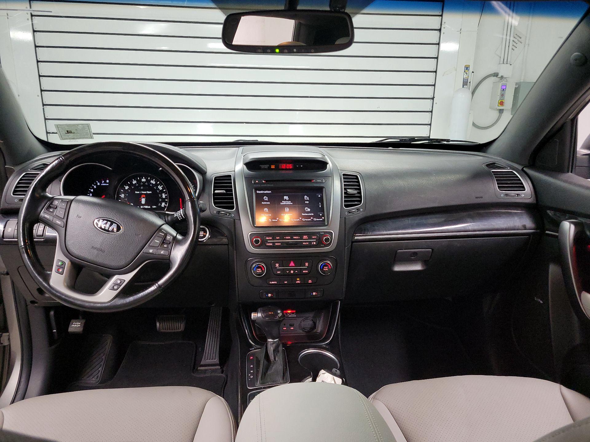 Thumbnail: 2015 Kia Sorento - 9