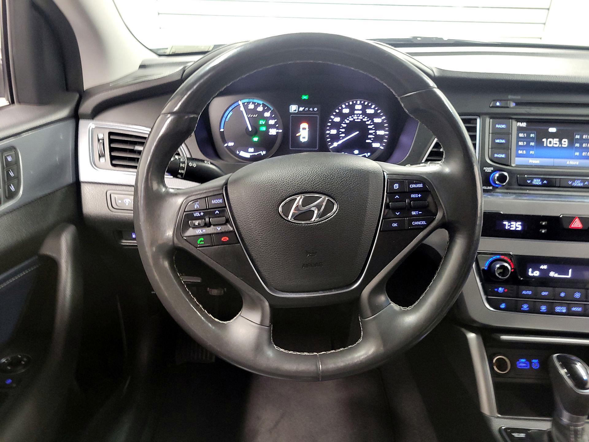 Thumbnail: 2016 Hyundai Sonata - 10