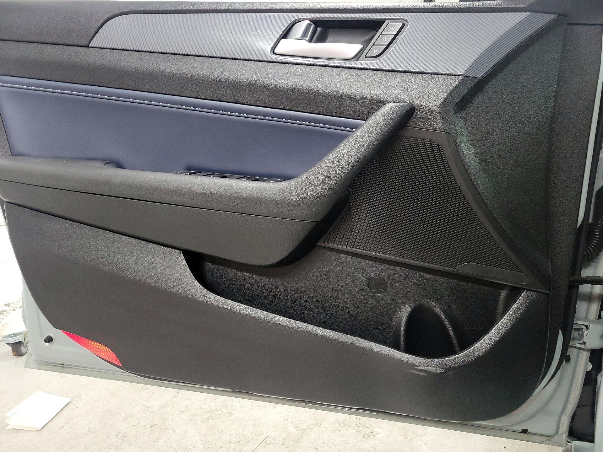 Thumbnail: 2016 Hyundai Sonata - 12