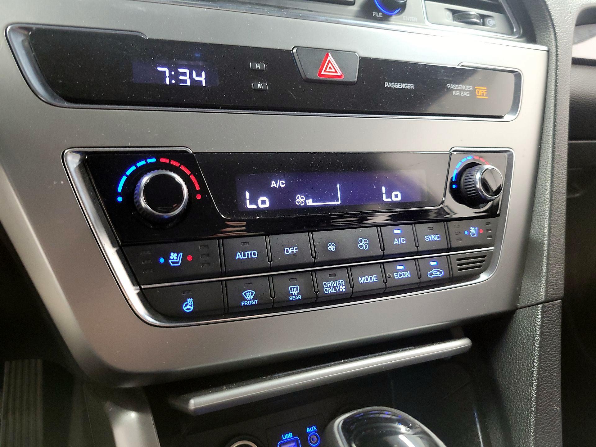 Thumbnail: 2016 Hyundai Sonata - 16