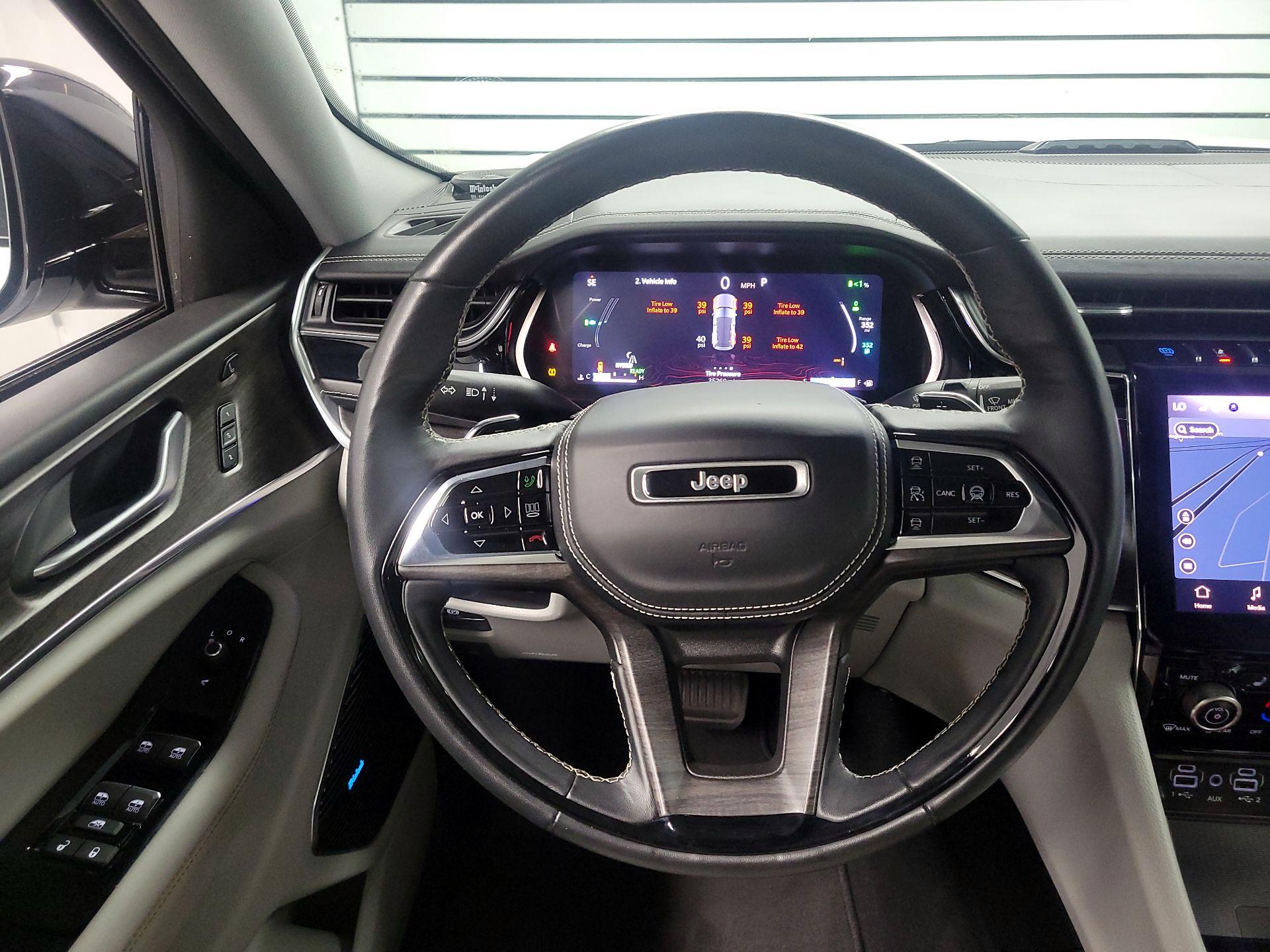 Thumbnail: 2022 Jeep Grand Cherokee - 10