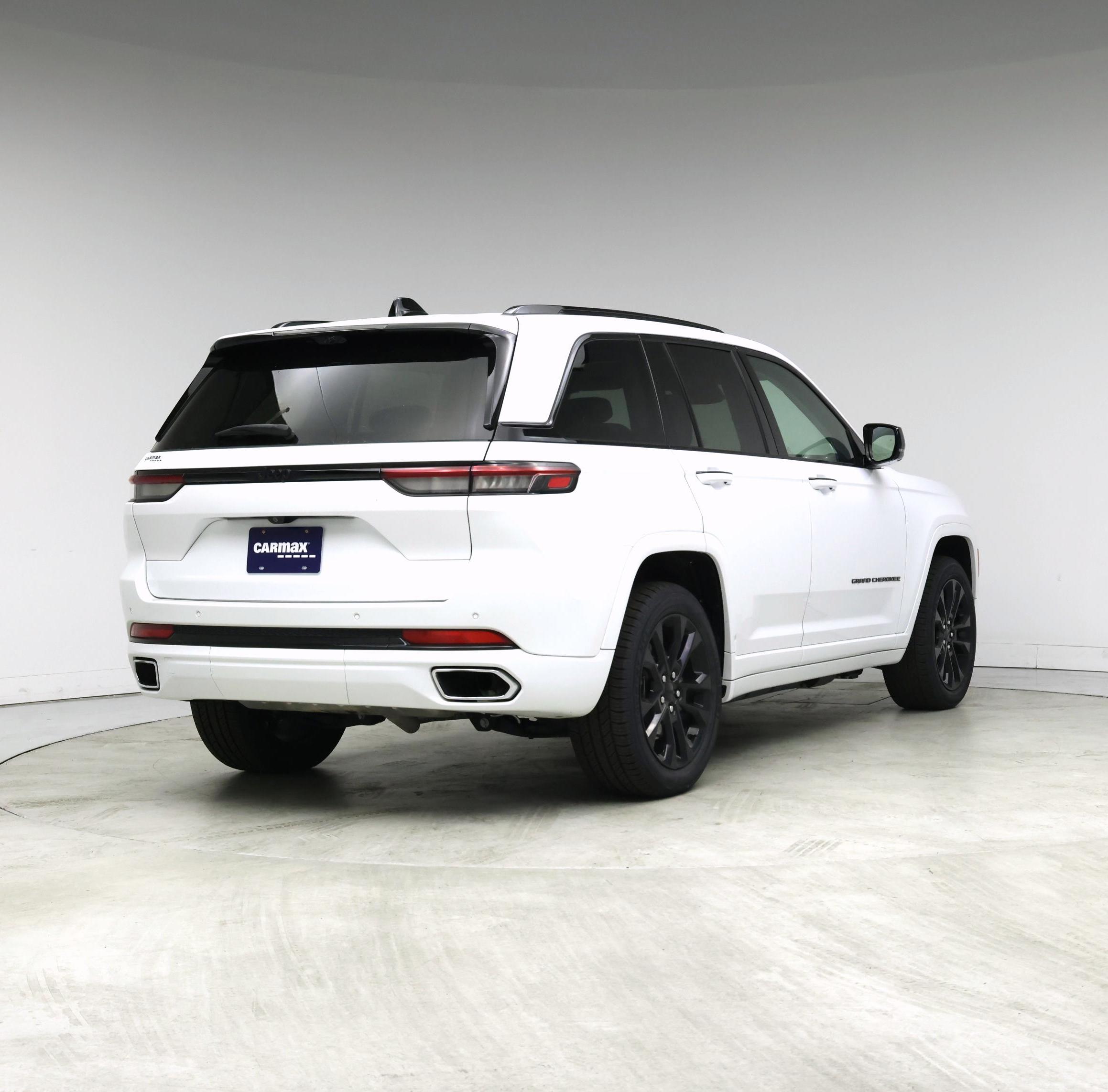 Thumbnail: 2022 Jeep Grand Cherokee - 8