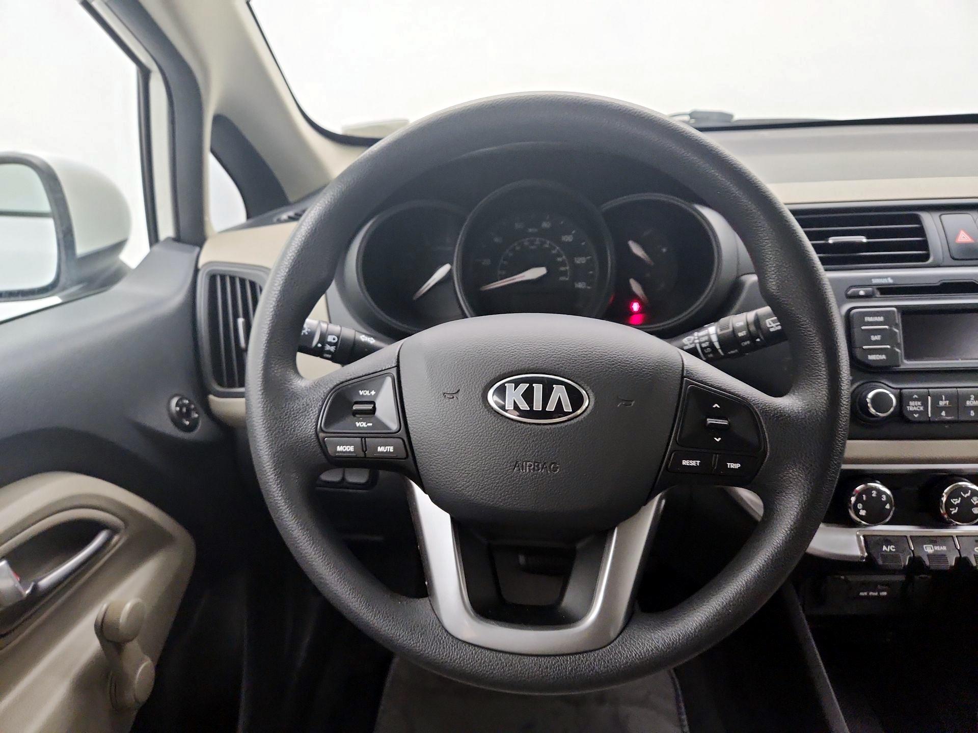Thumbnail: 2014 Kia Rio5 - 10