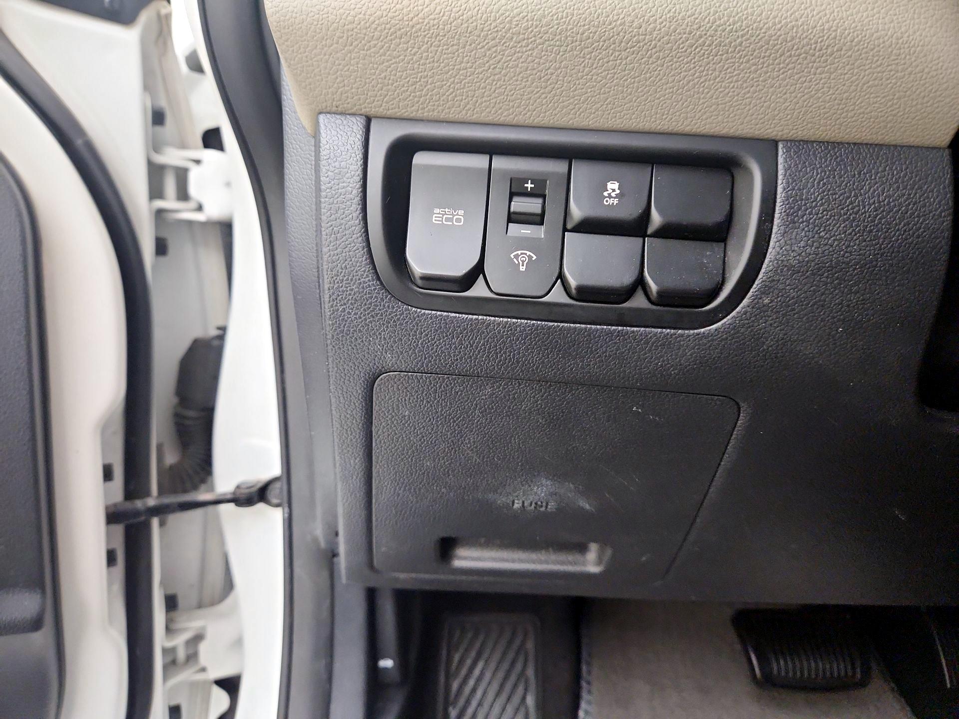Thumbnail: 2014 Kia Rio5 - 13