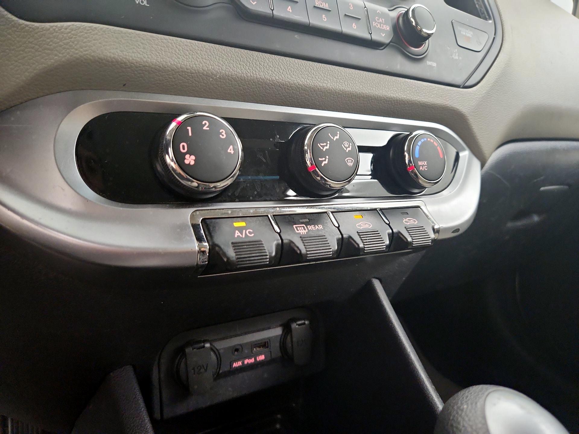 Thumbnail: 2014 Kia Rio5 - 15