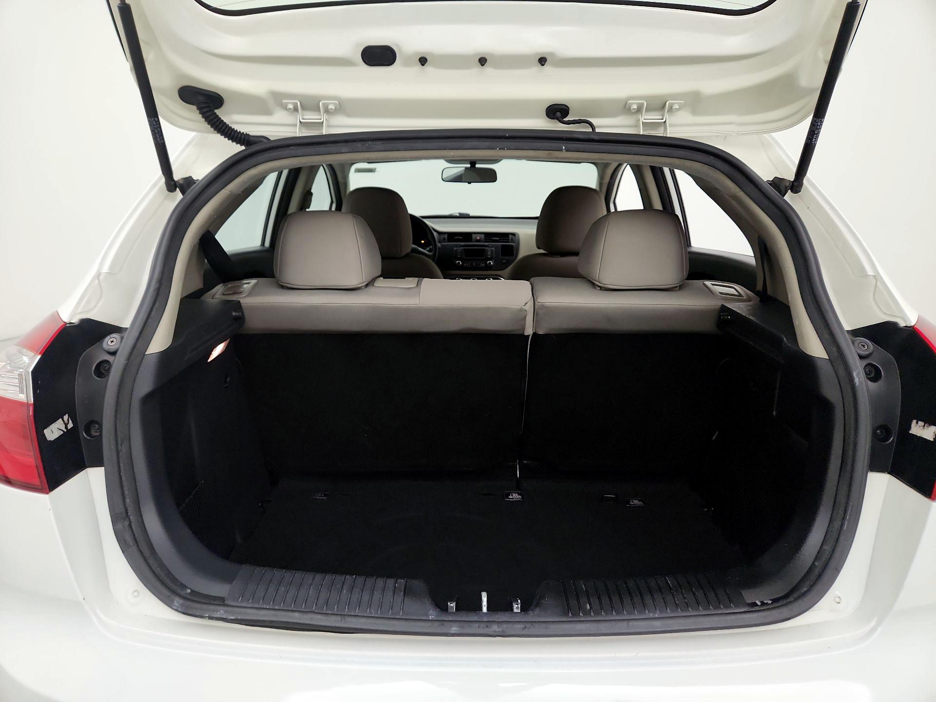 Thumbnail: 2014 Kia Rio5 - 19
