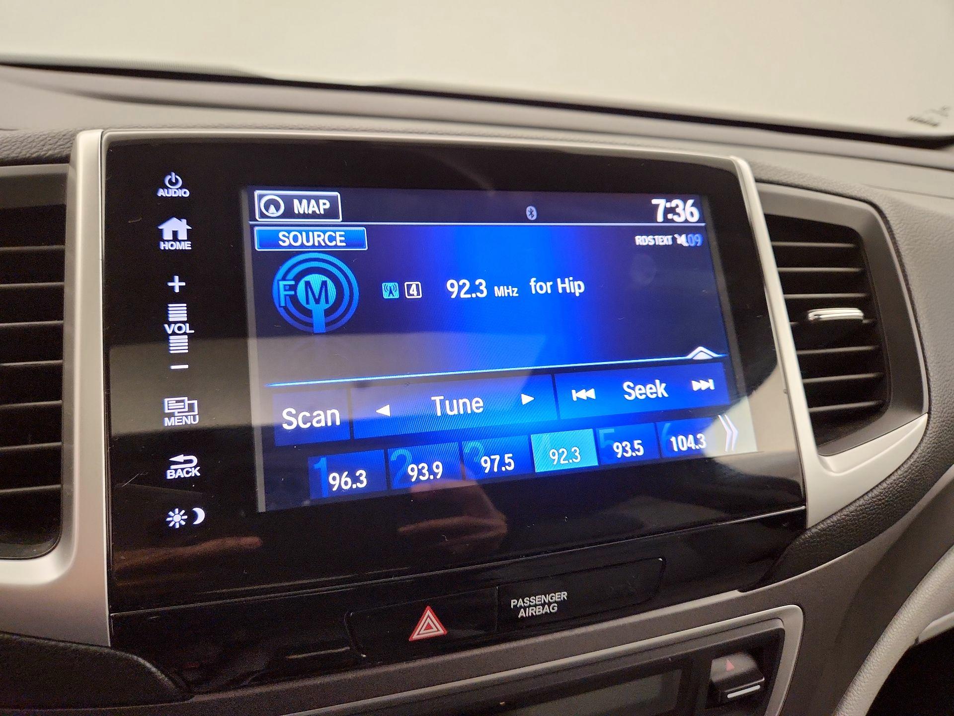 Thumbnail: 2017 Honda Pilot - 14