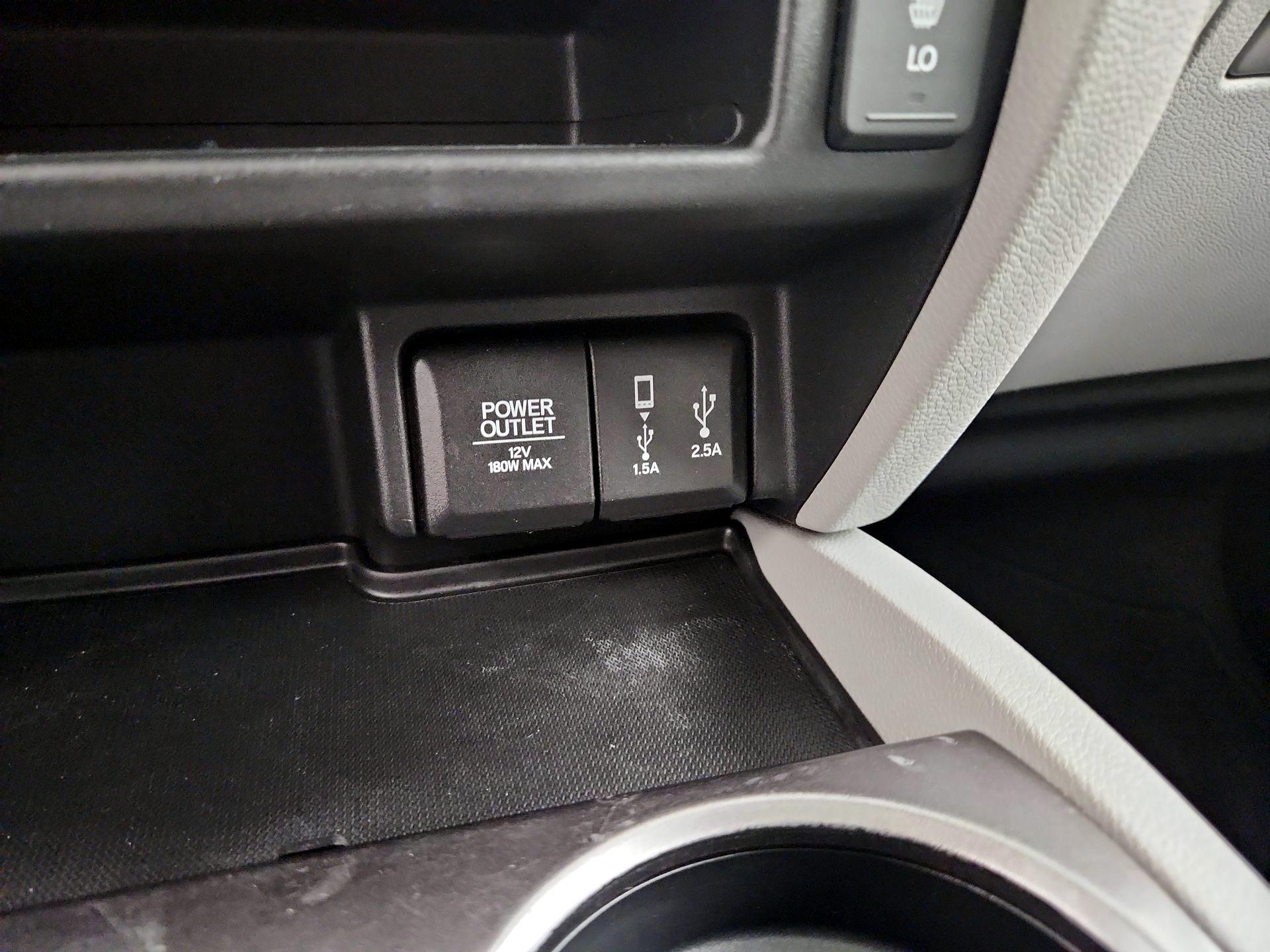 Thumbnail: 2017 Honda Pilot - 17