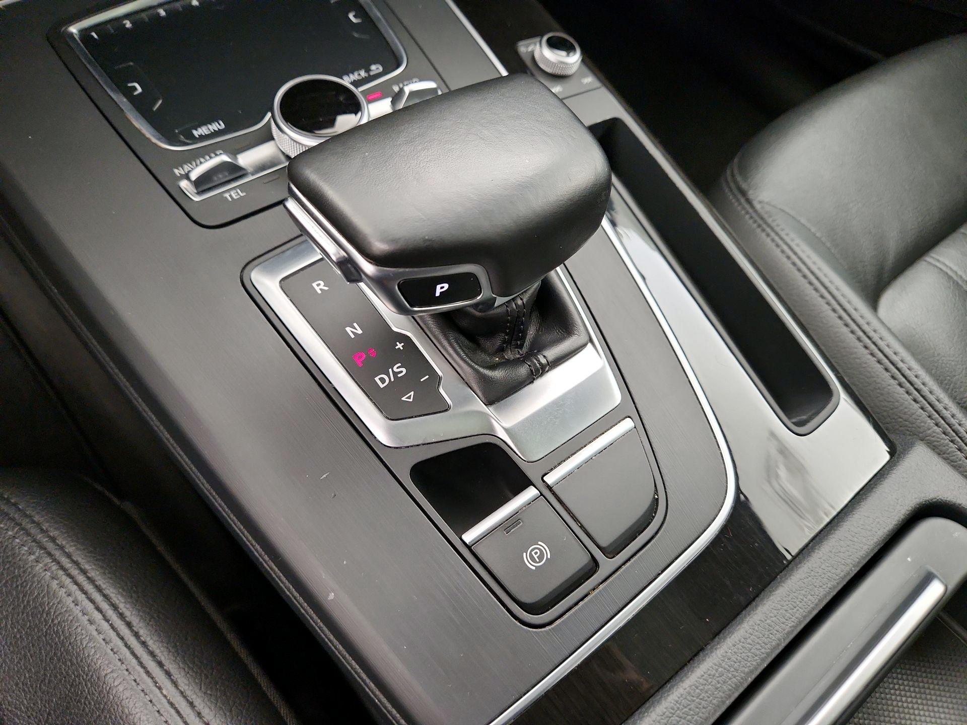 Thumbnail: 2018 Audi Q5 - 18