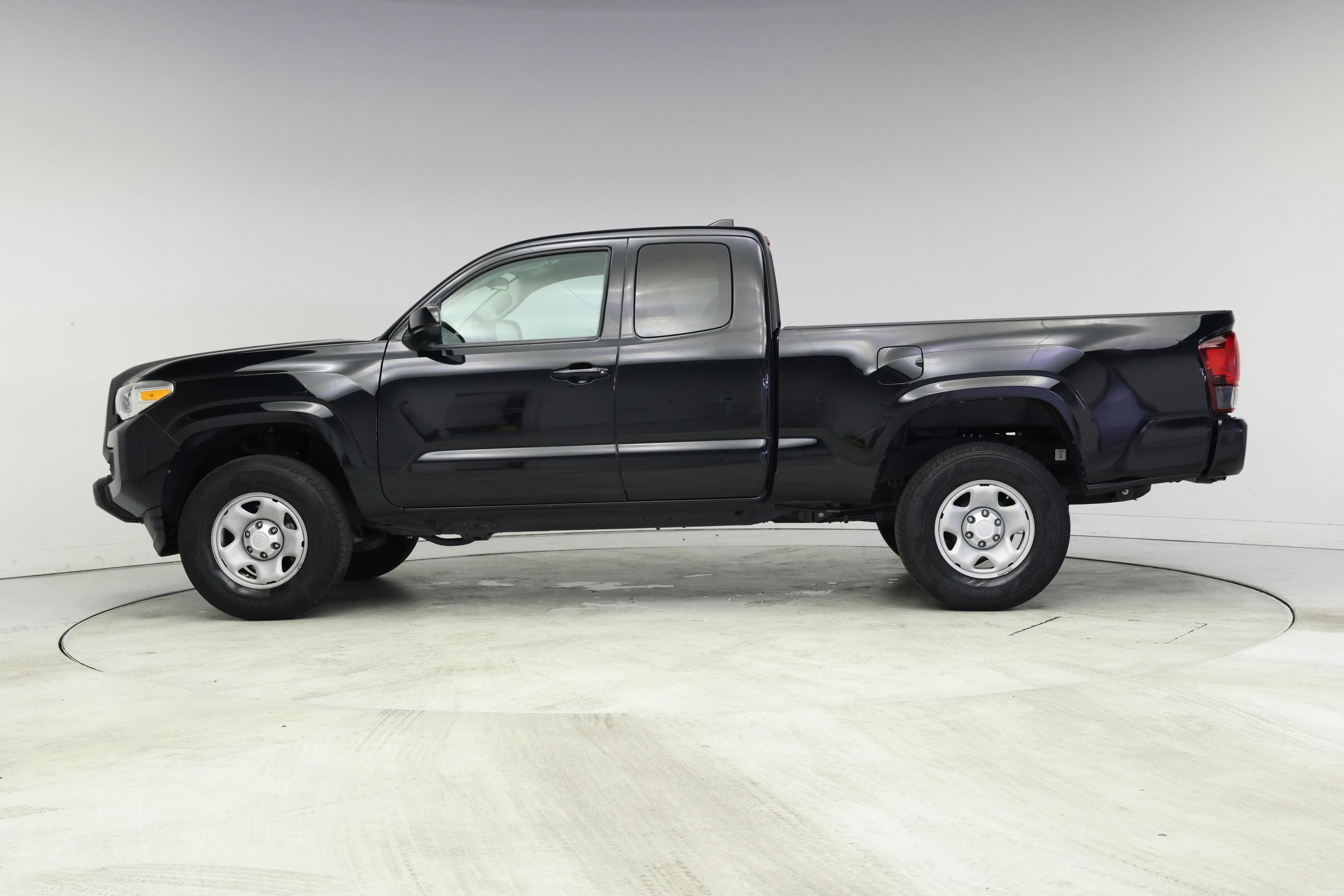 Thumbnail: 2019 Toyota Tacoma - 3