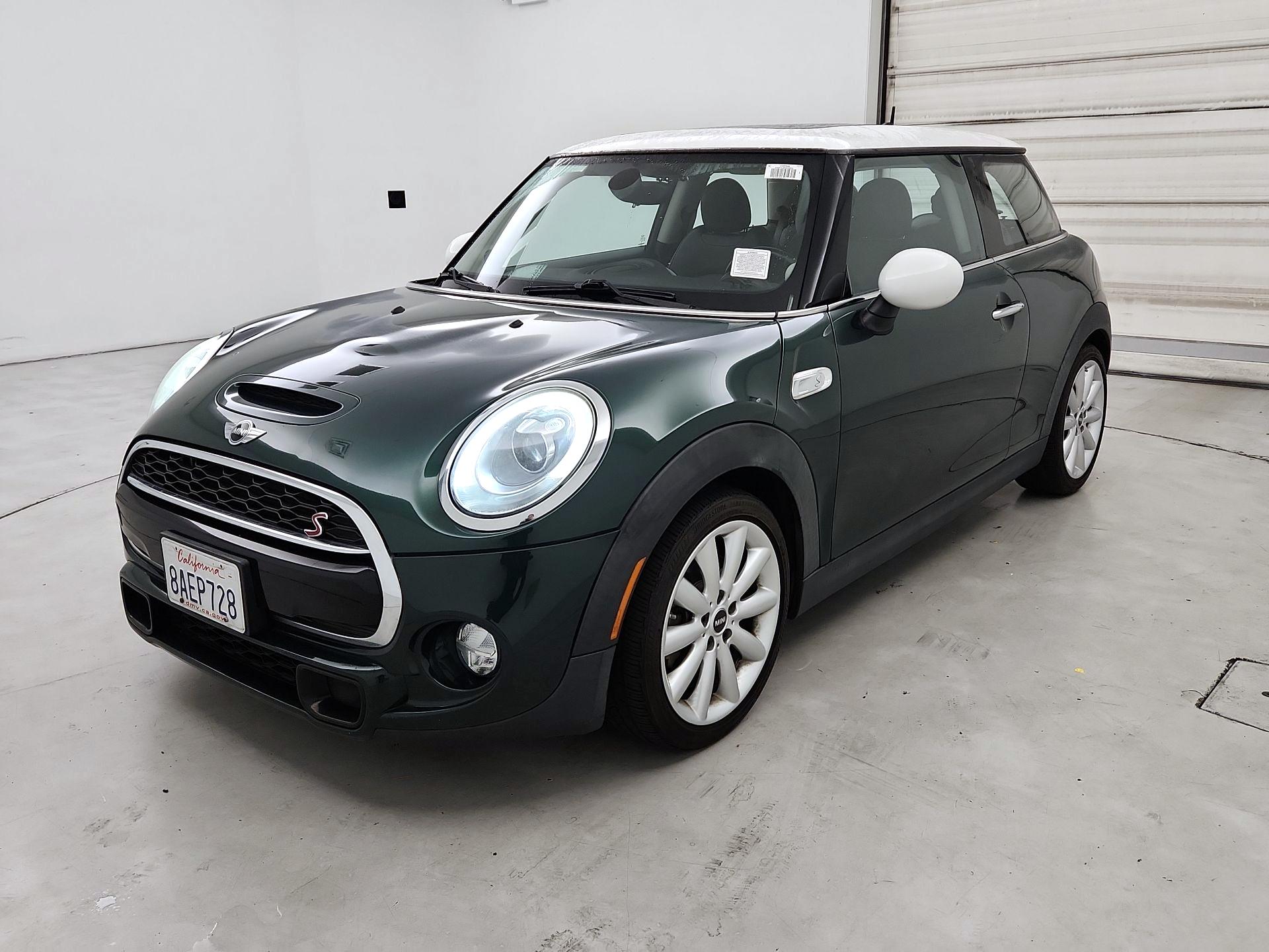 Thumbnail: 2017 MINI Cooper Hardtop - 3