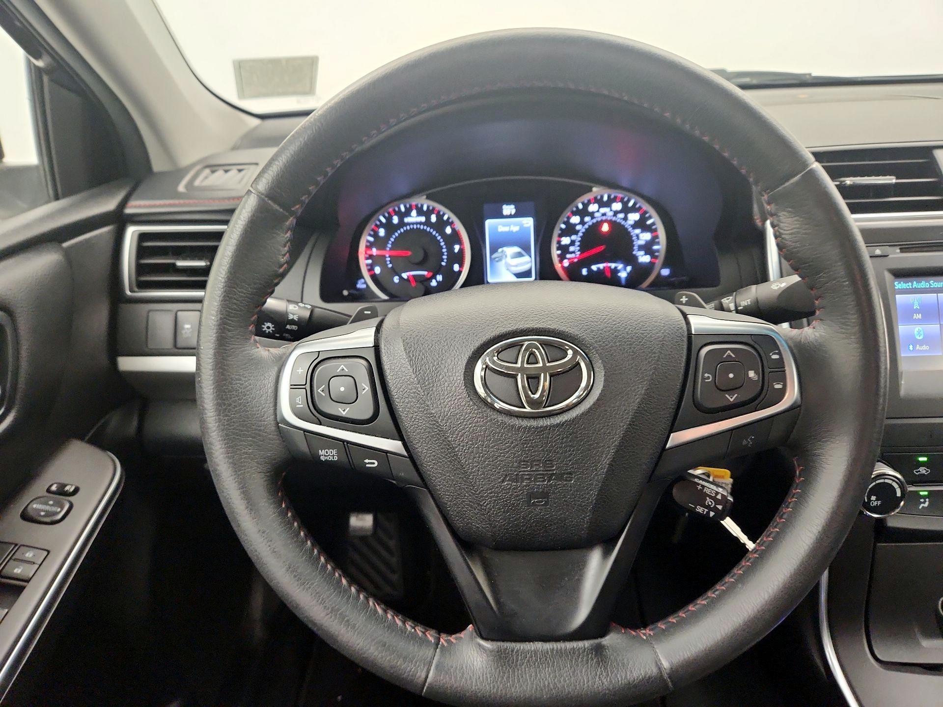 Thumbnail: 2017 Toyota Camry - 10