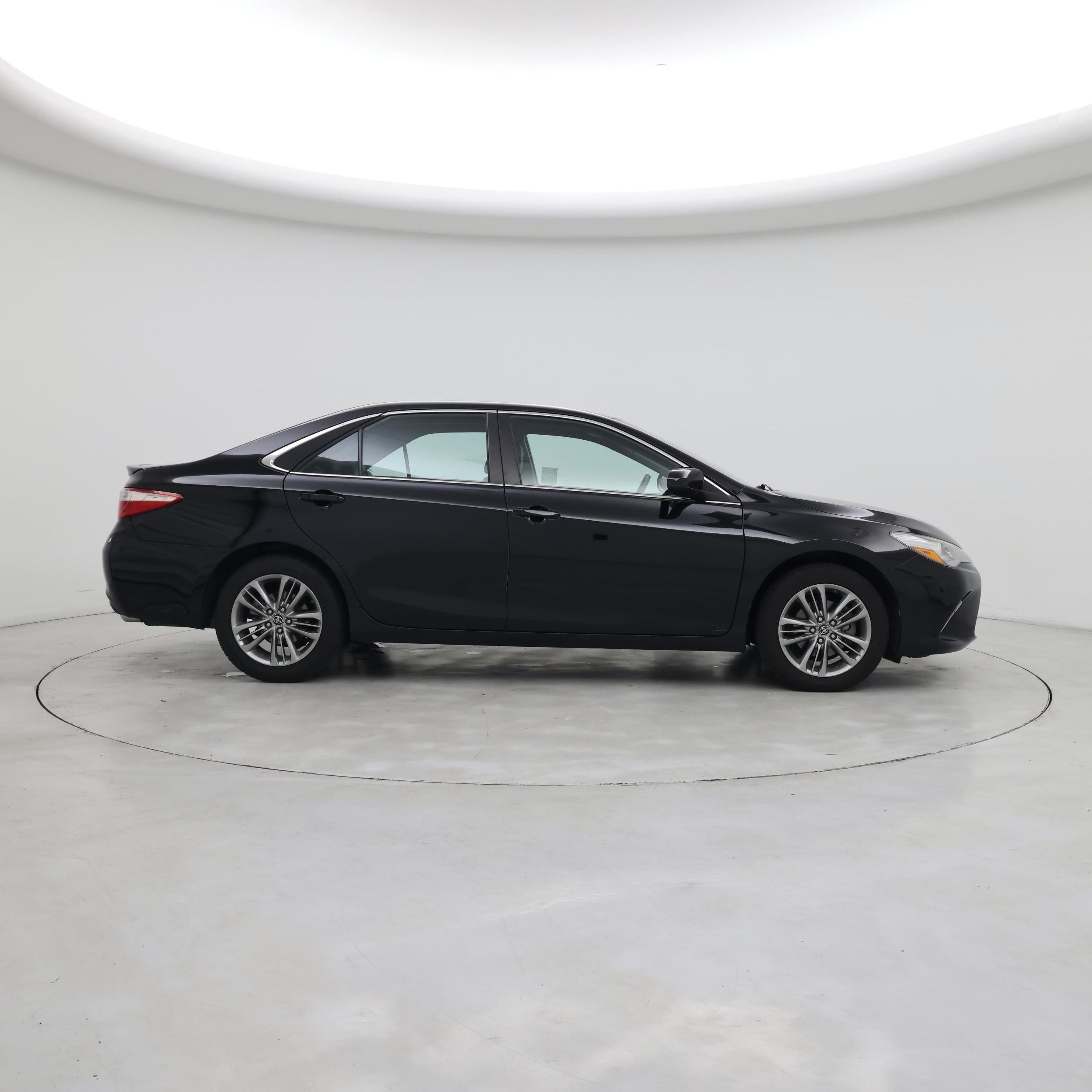 Thumbnail: 2017 Toyota Camry - 7