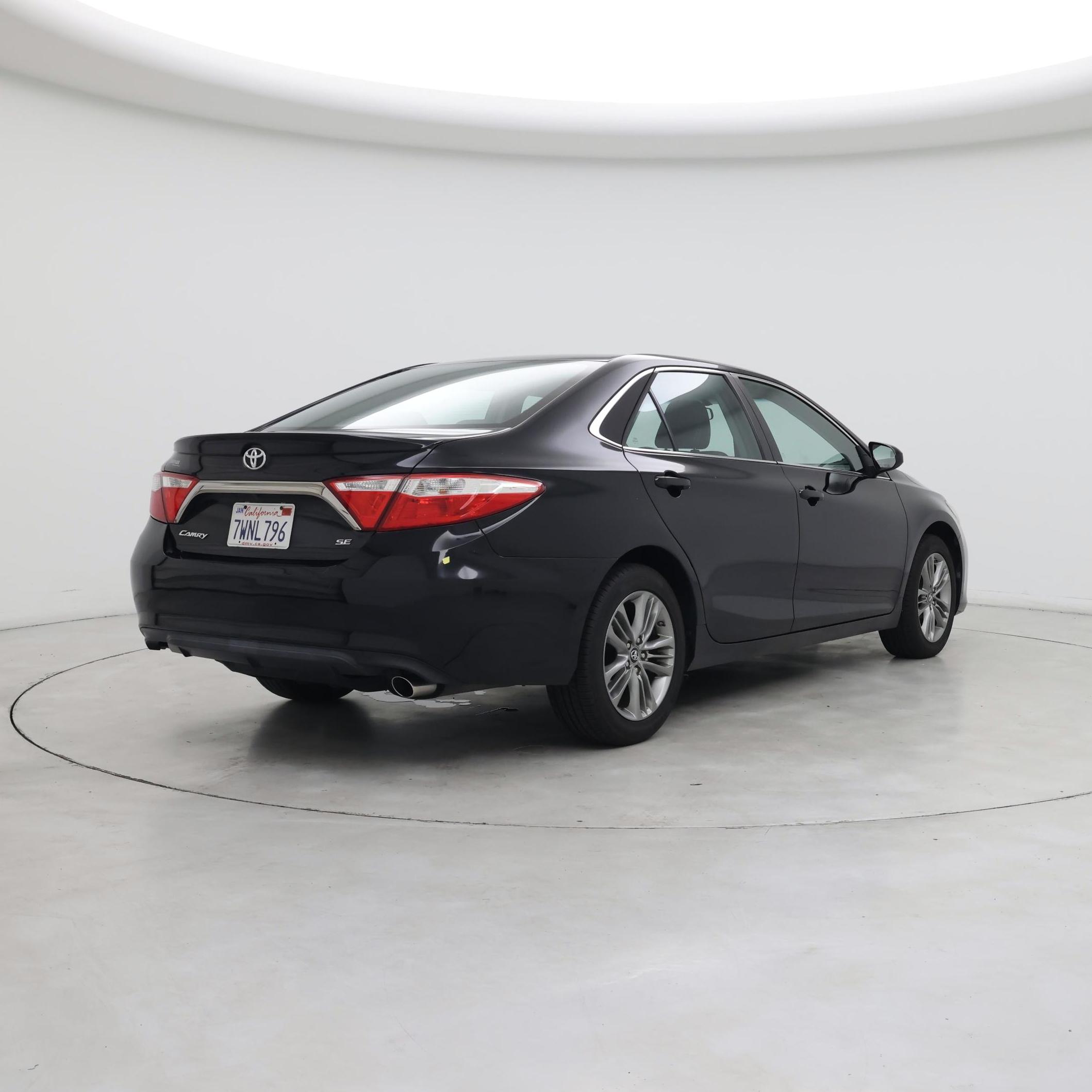 Thumbnail: 2017 Toyota Camry - 8