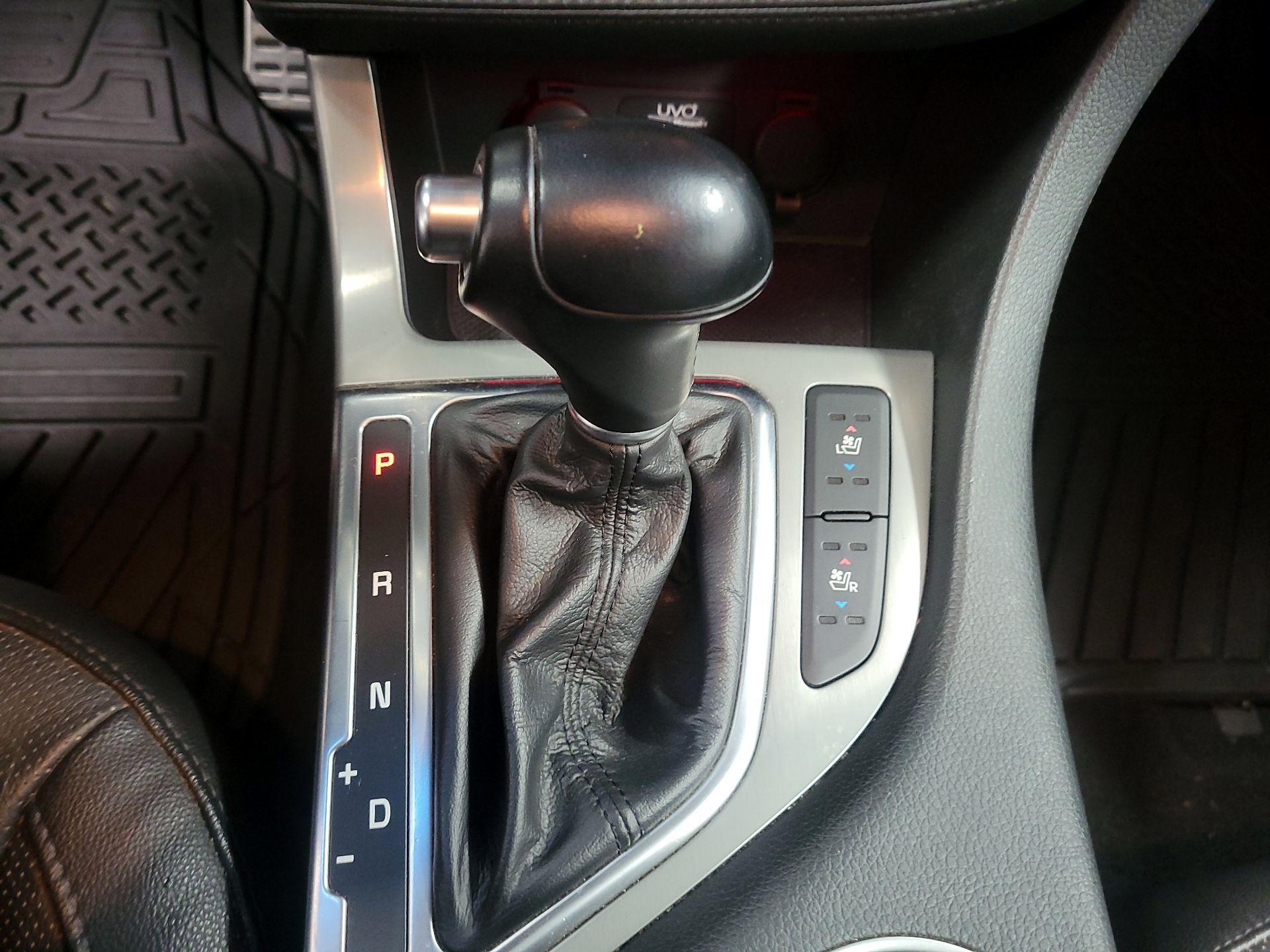 Thumbnail: 2015 Kia Optima - 17