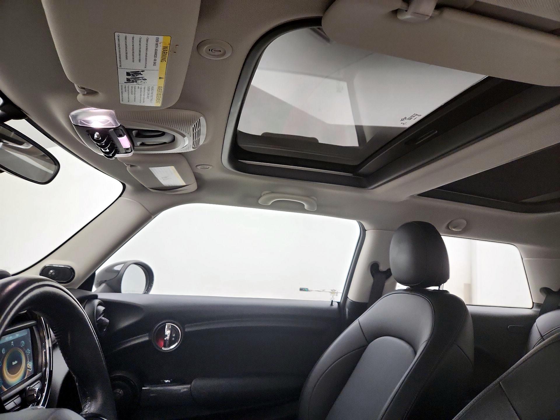 Thumbnail: 2018 MINI Cooper Hardtop - 19