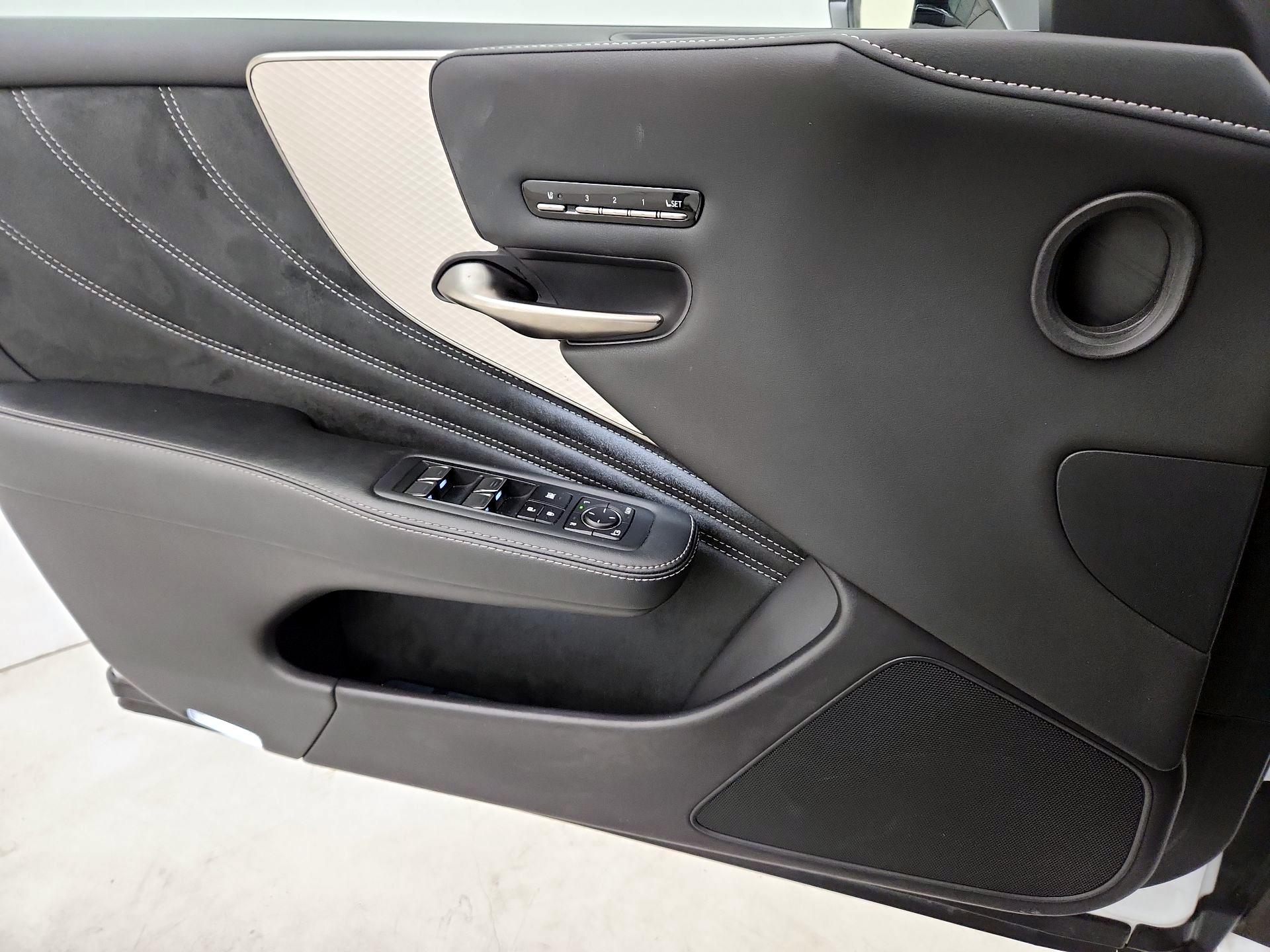 Thumbnail: 2019 Lexus LS - 12