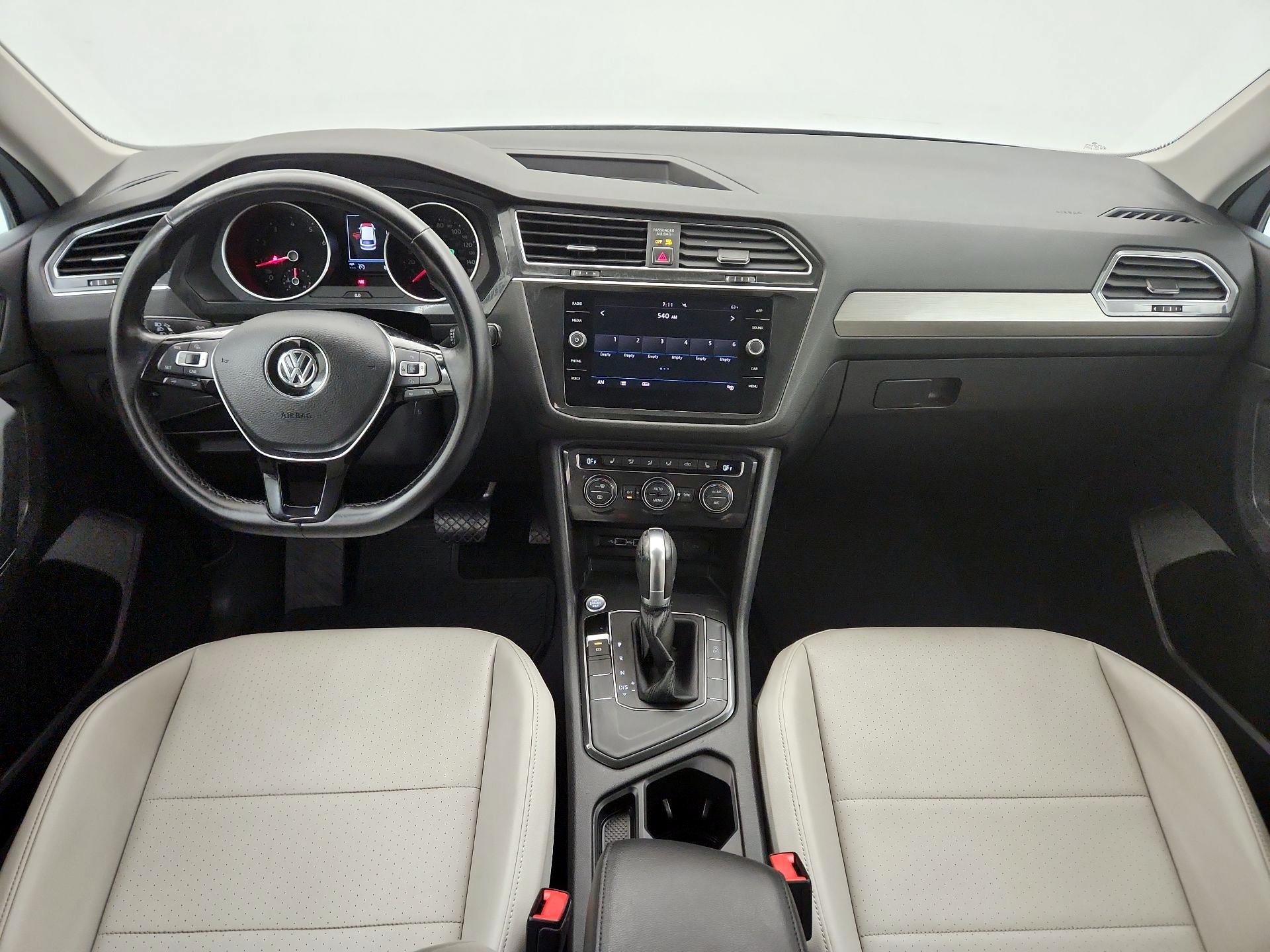 Thumbnail: 2018 Volkswagen Tiguan - 9