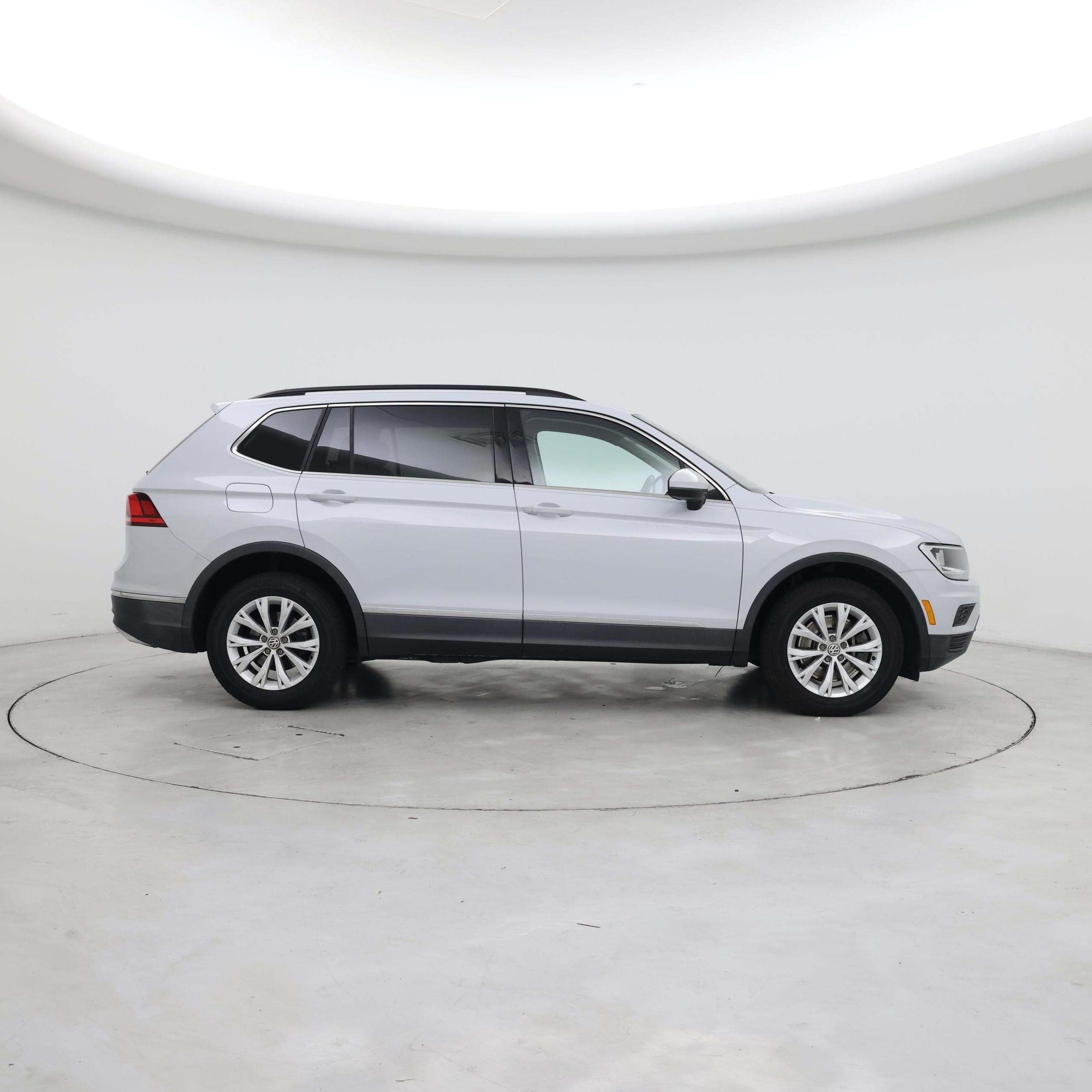 Thumbnail: 2018 Volkswagen Tiguan - 7