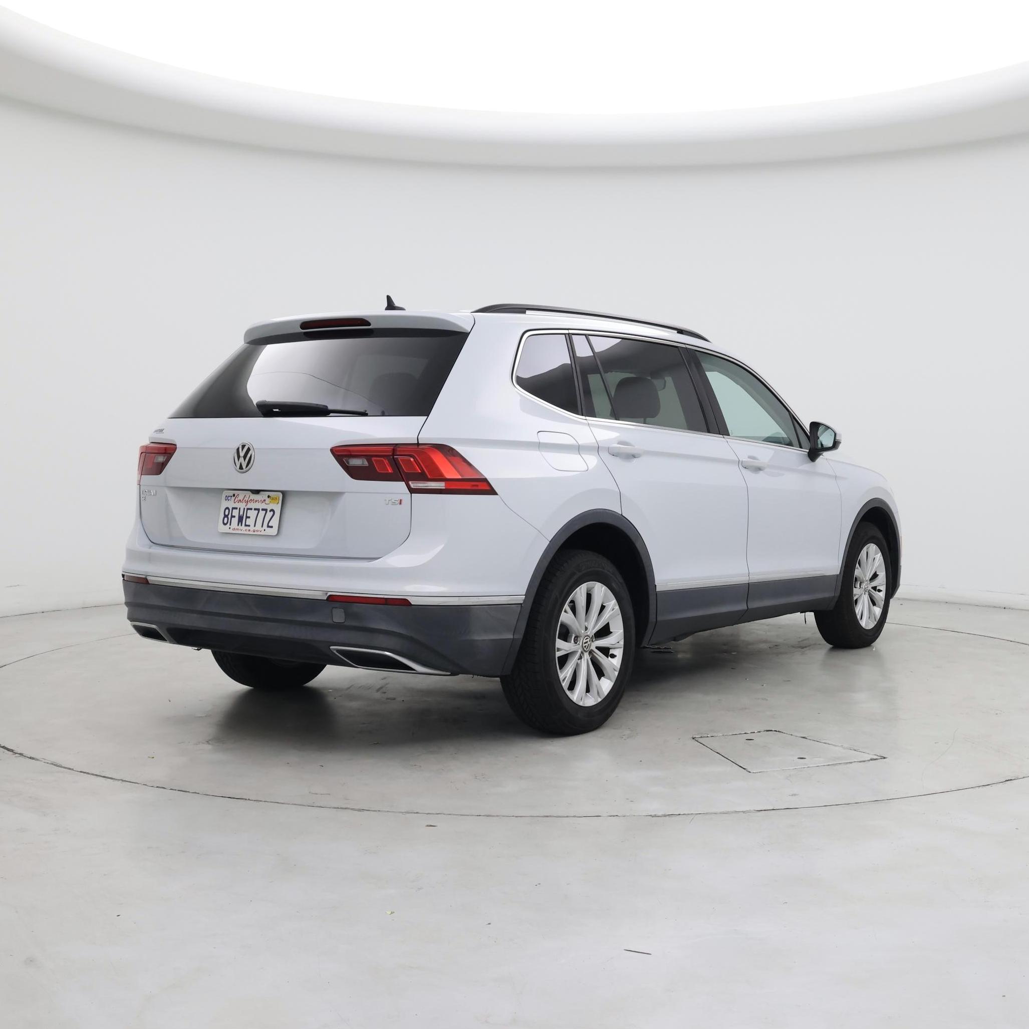 Thumbnail: 2018 Volkswagen Tiguan - 8